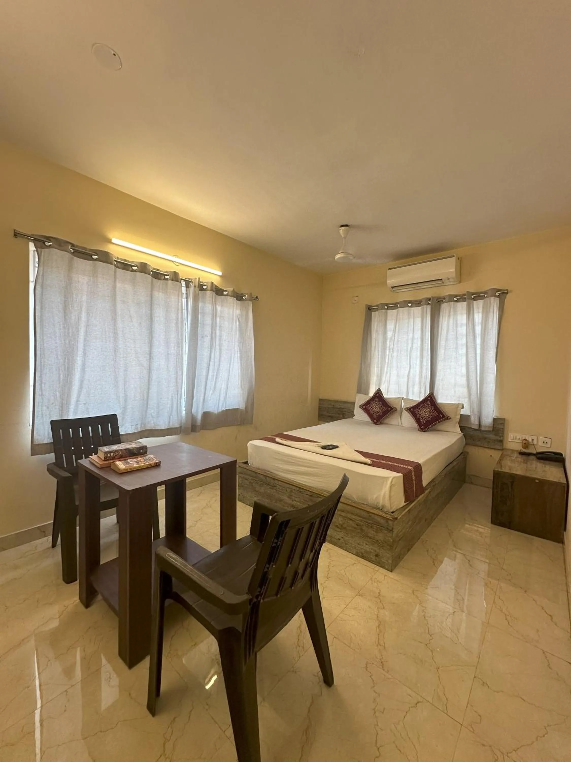 Bed in Ostro Inn New Town