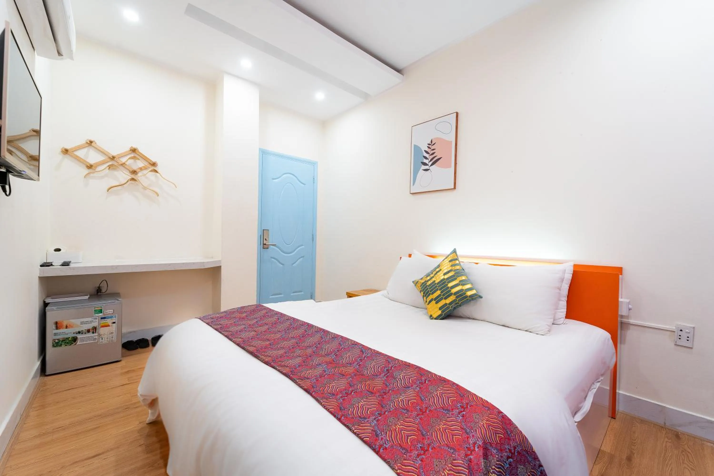 Photo of the whole room, Bed in Collection O District Tan Binh Near Airport Formerly Joy Inn