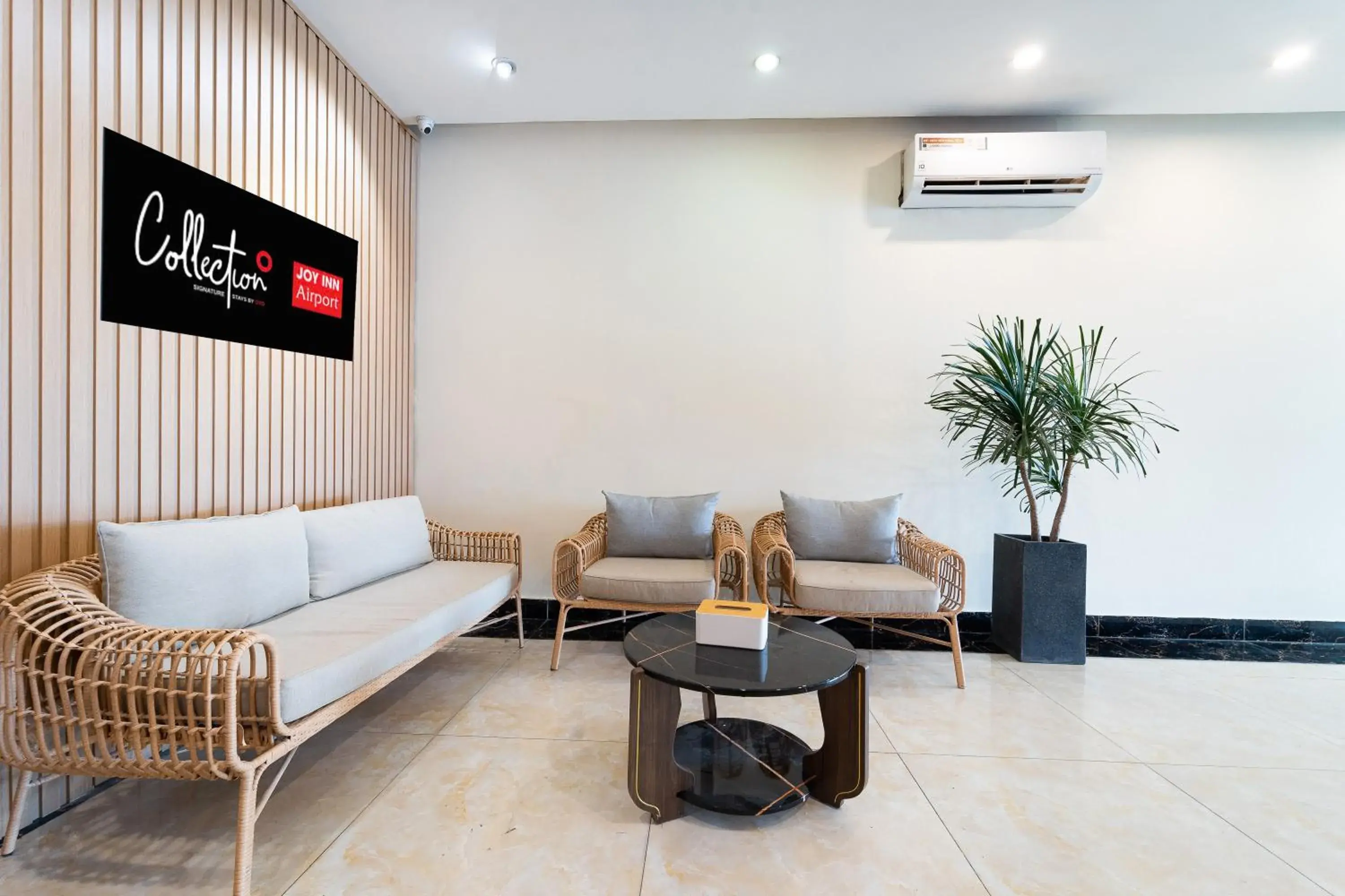 Lobby or reception in Collection O District Tan Binh Near Airport Formerly Joy Inn Lobby or reception in Collection O District Tan Binh Near Airport Formerly Joy Inn
