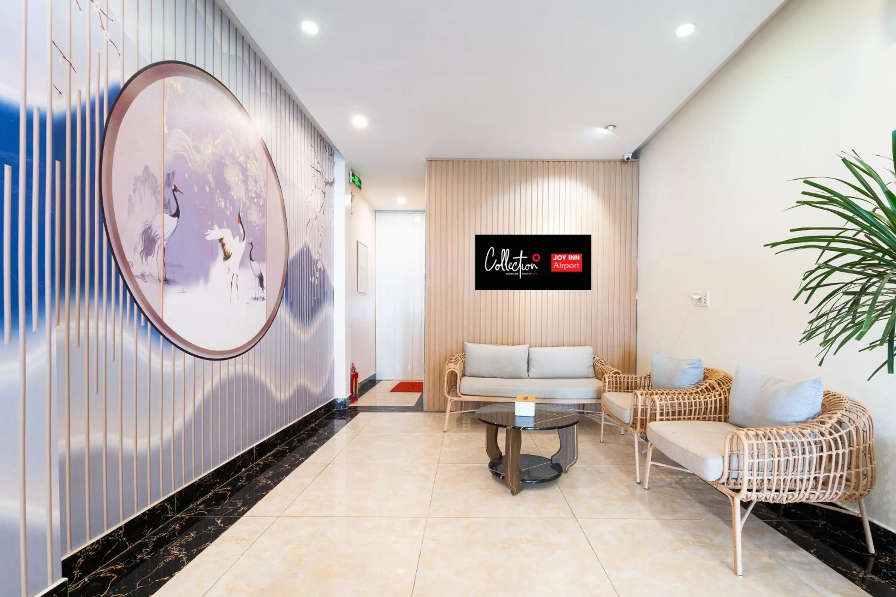 TV and multimedia in Collection O District Tan Binh Near Airport Formerly Joy Inn