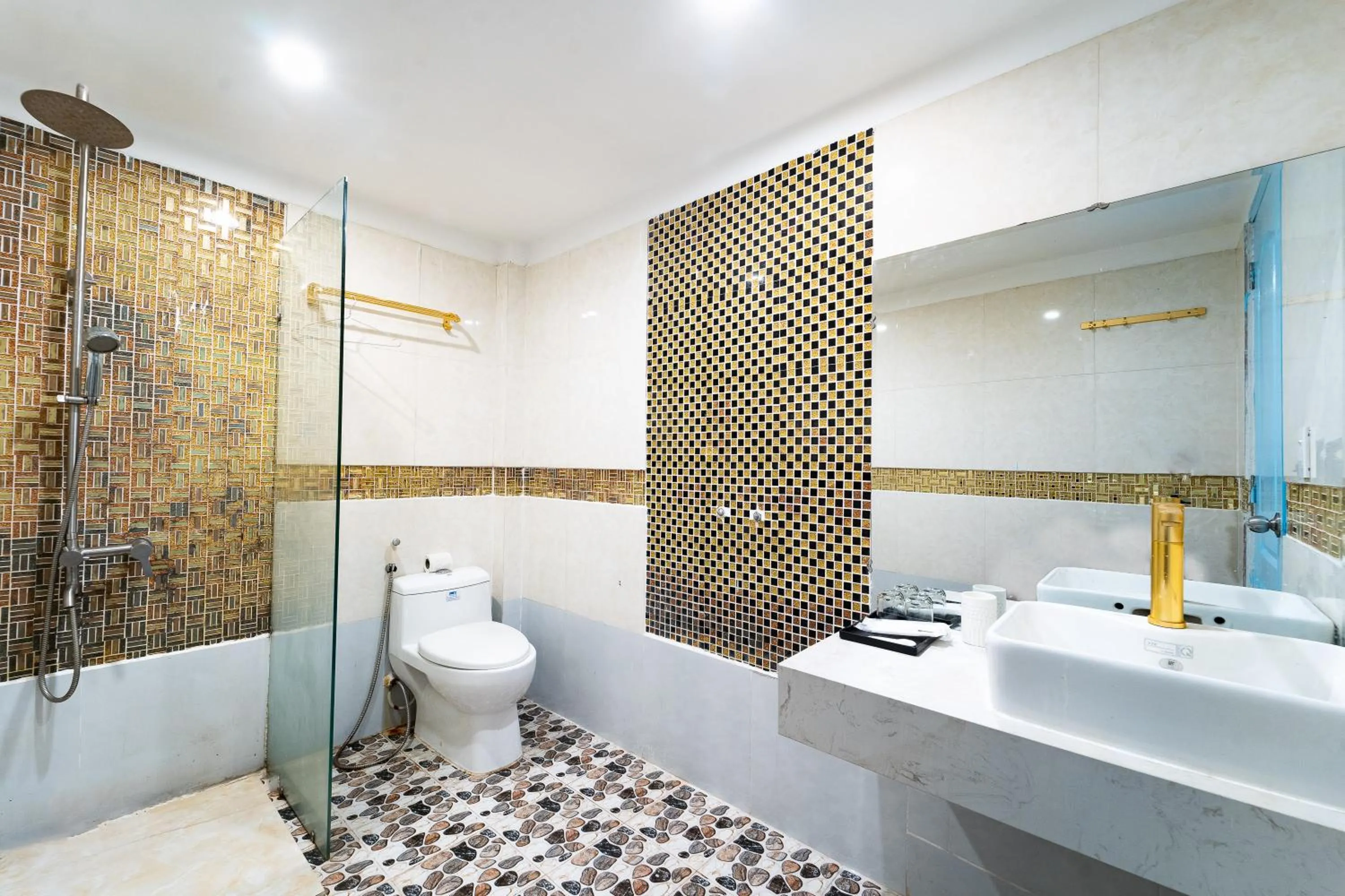 Bathroom in Collection O District Tan Binh Near Airport Formerly Joy Inn