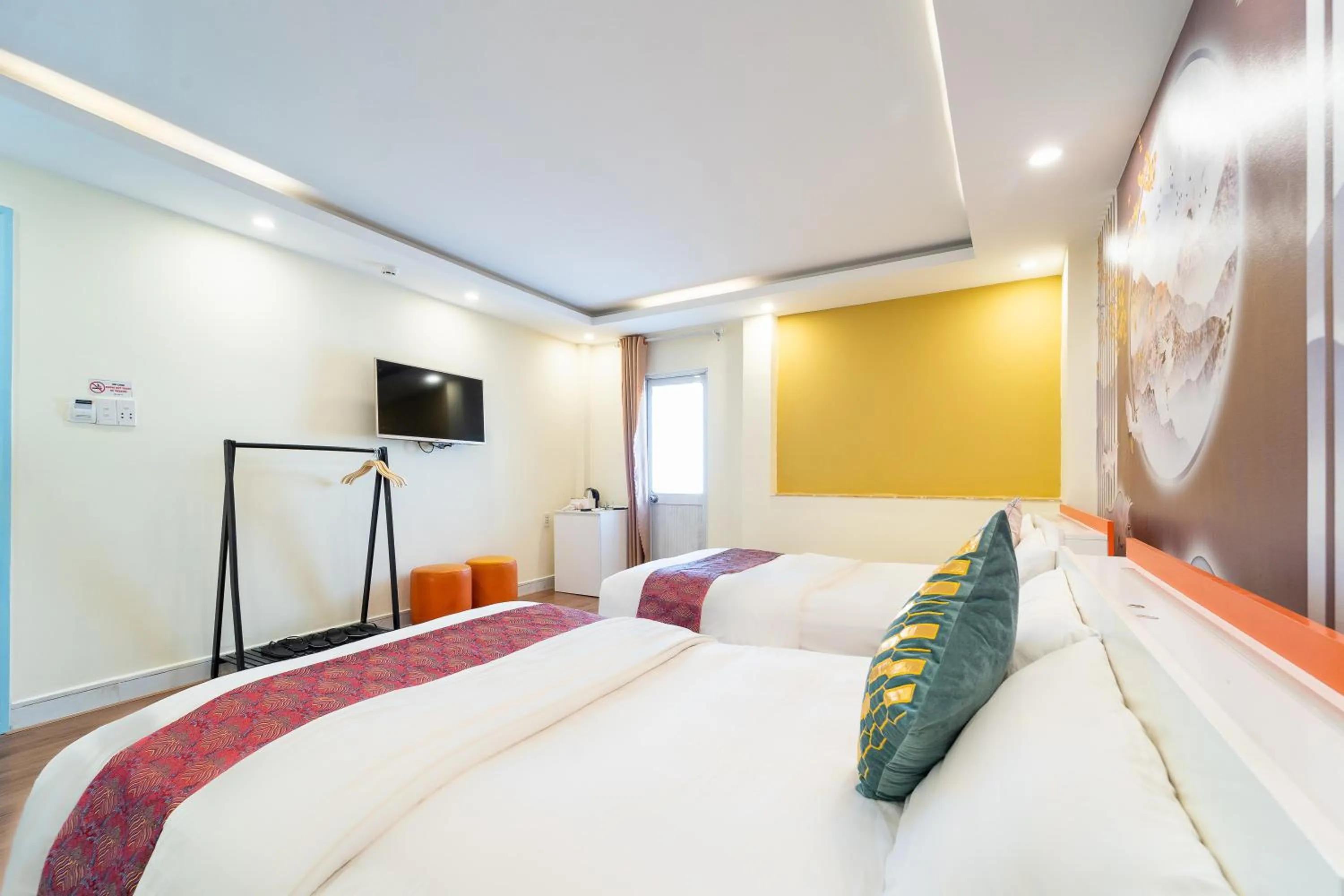 Photo of the whole room, Bed in Collection O District Tan Binh Near Airport Formerly Joy Inn