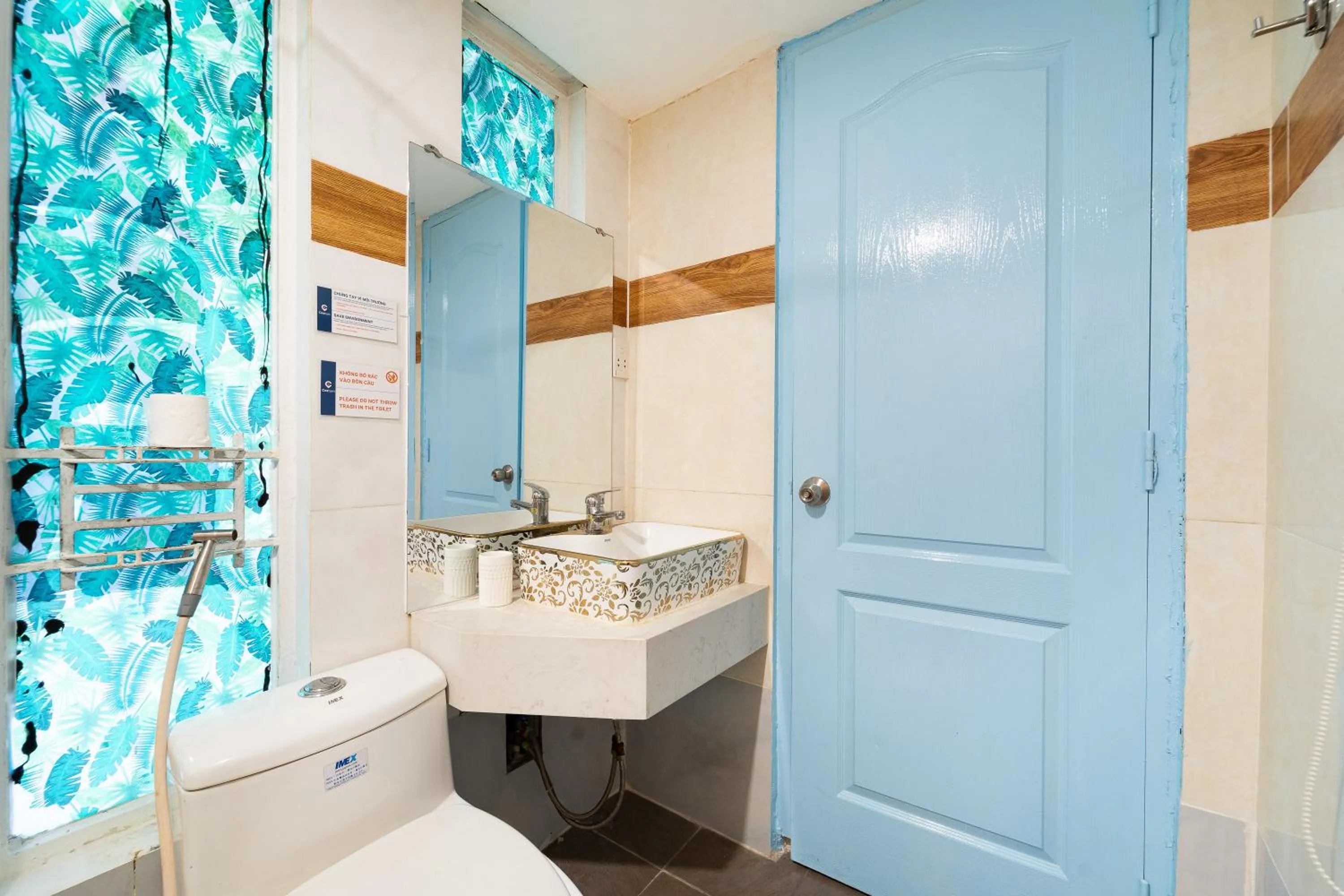 Bathroom in Collection O District Tan Binh Near Airport Formerly Joy Inn