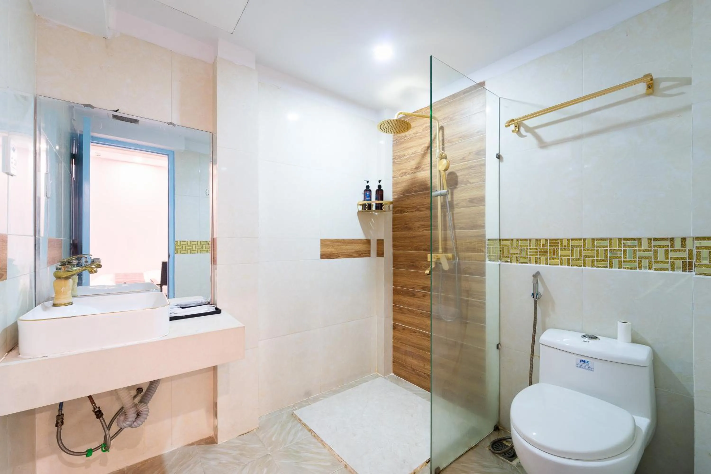 Toilet in Collection O District Tan Binh Near Airport Formerly Joy Inn