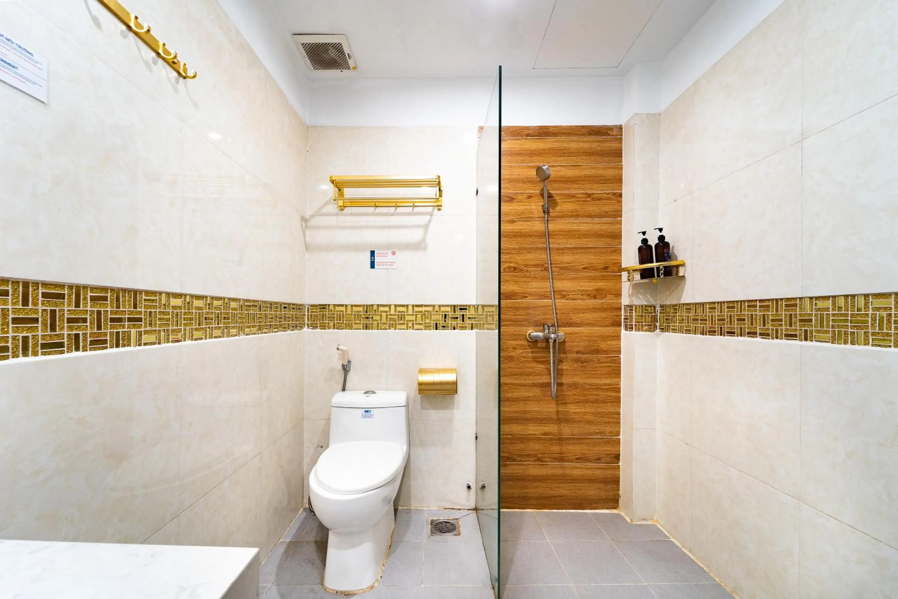 Toilet in Collection O District Tan Binh Near Airport Formerly Joy Inn