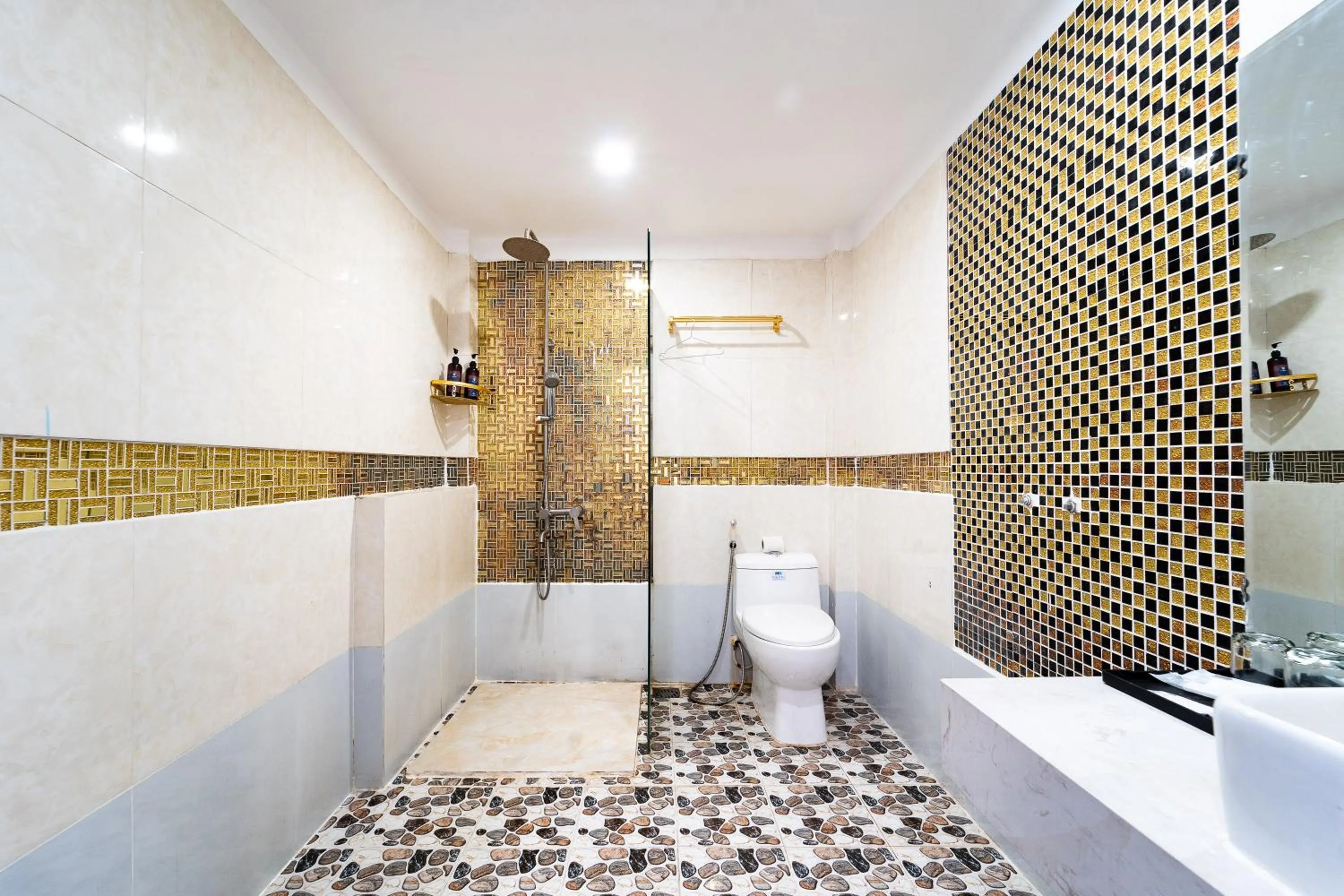 Bathroom in Collection O District Tan Binh Near Airport Formerly Joy Inn