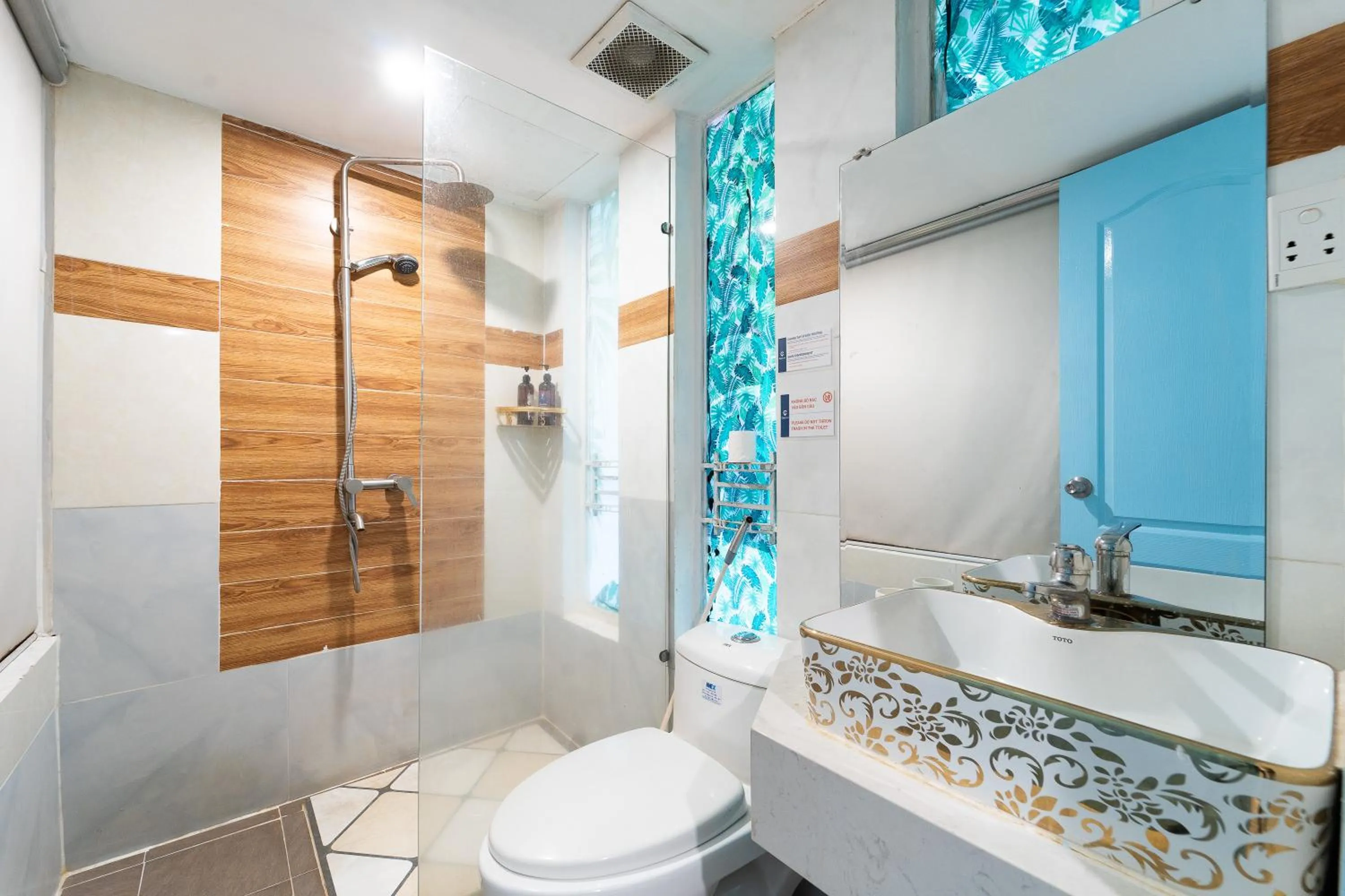 Toilet in Collection O District Tan Binh Near Airport Formerly Joy Inn