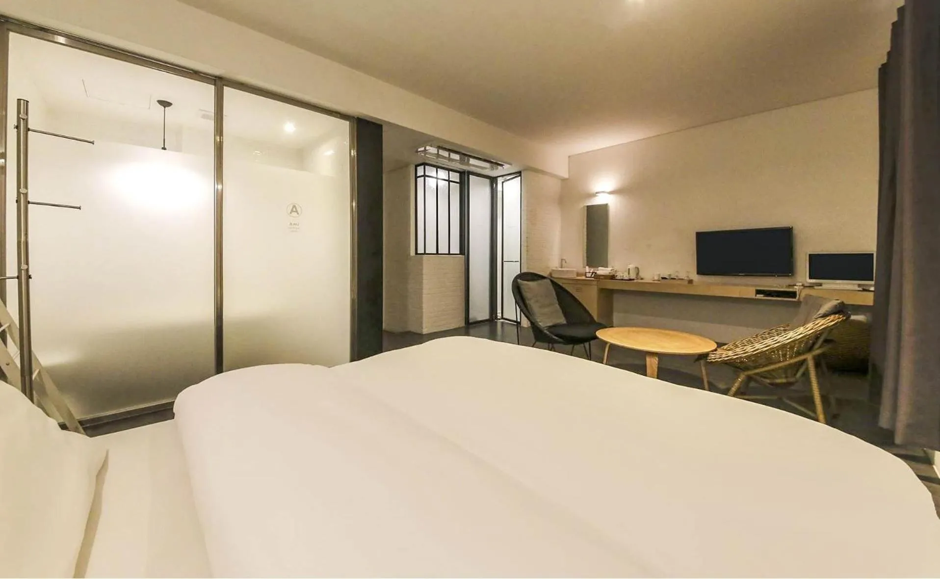 Photo of the whole room, Bed in Ami Boutique Hotel, Yongin