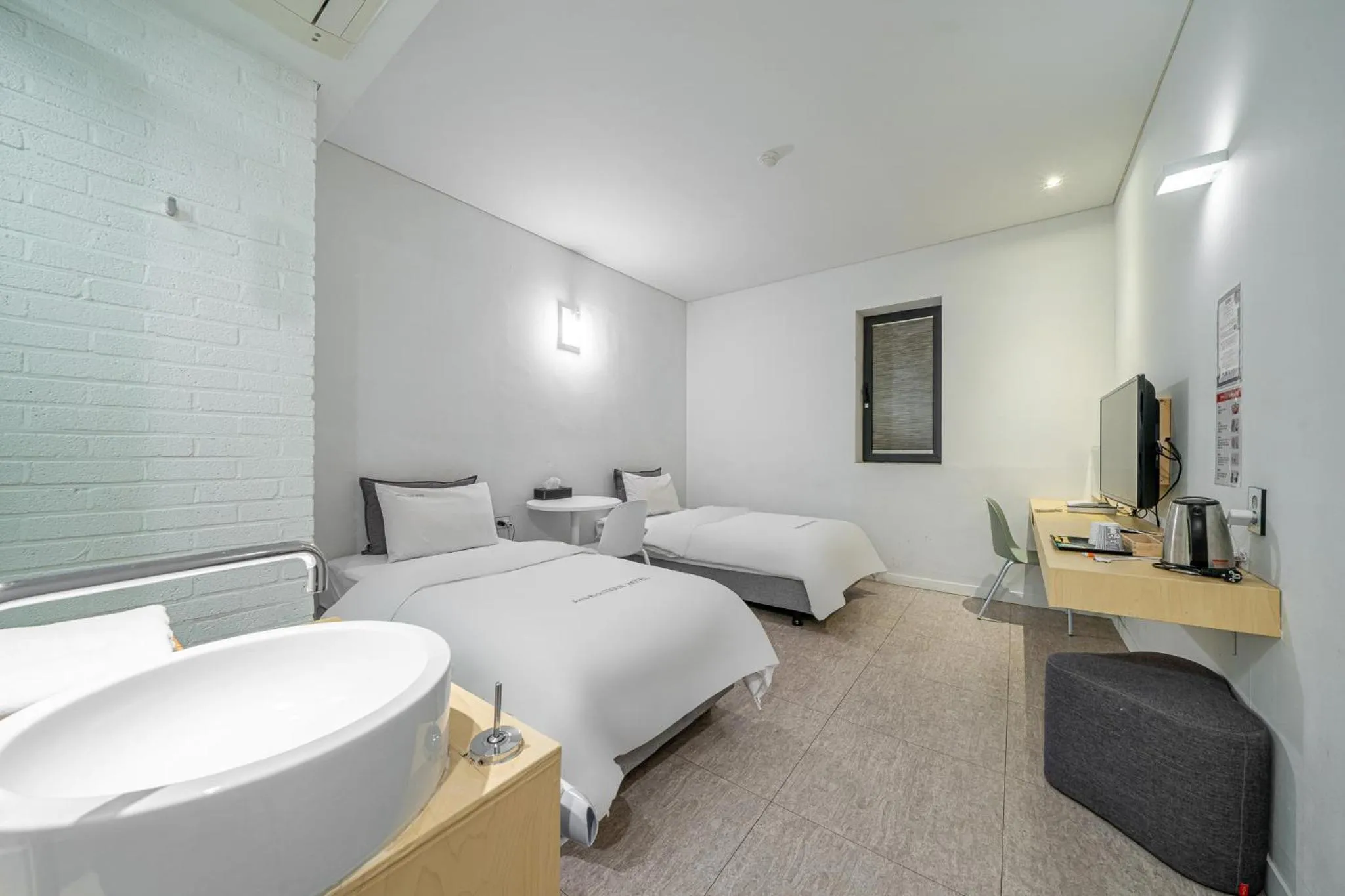 Photo of the whole room, Bed in Ami Boutique Hotel, Yongin