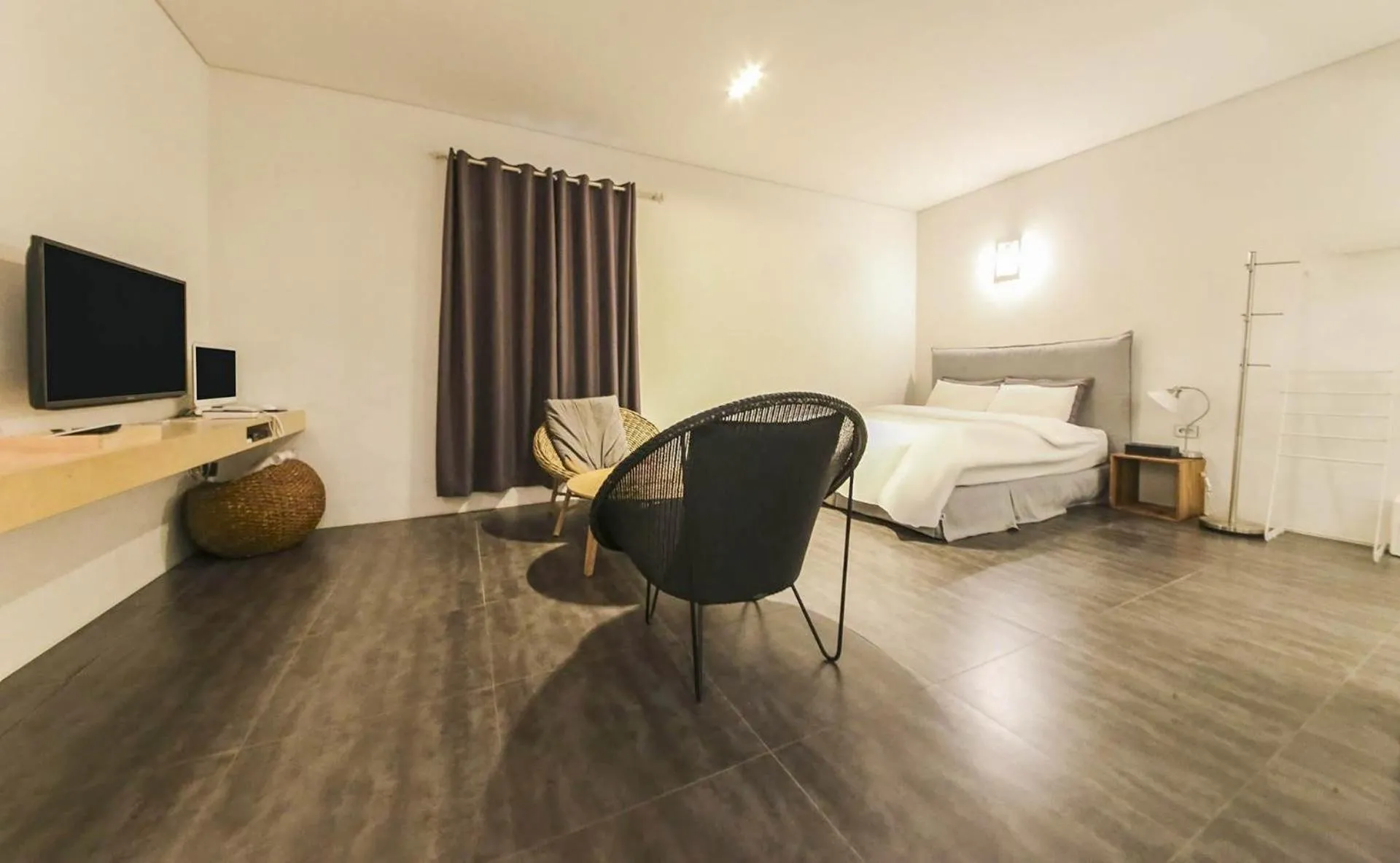 Photo of the whole room, Bed in Ami Boutique Hotel, Yongin