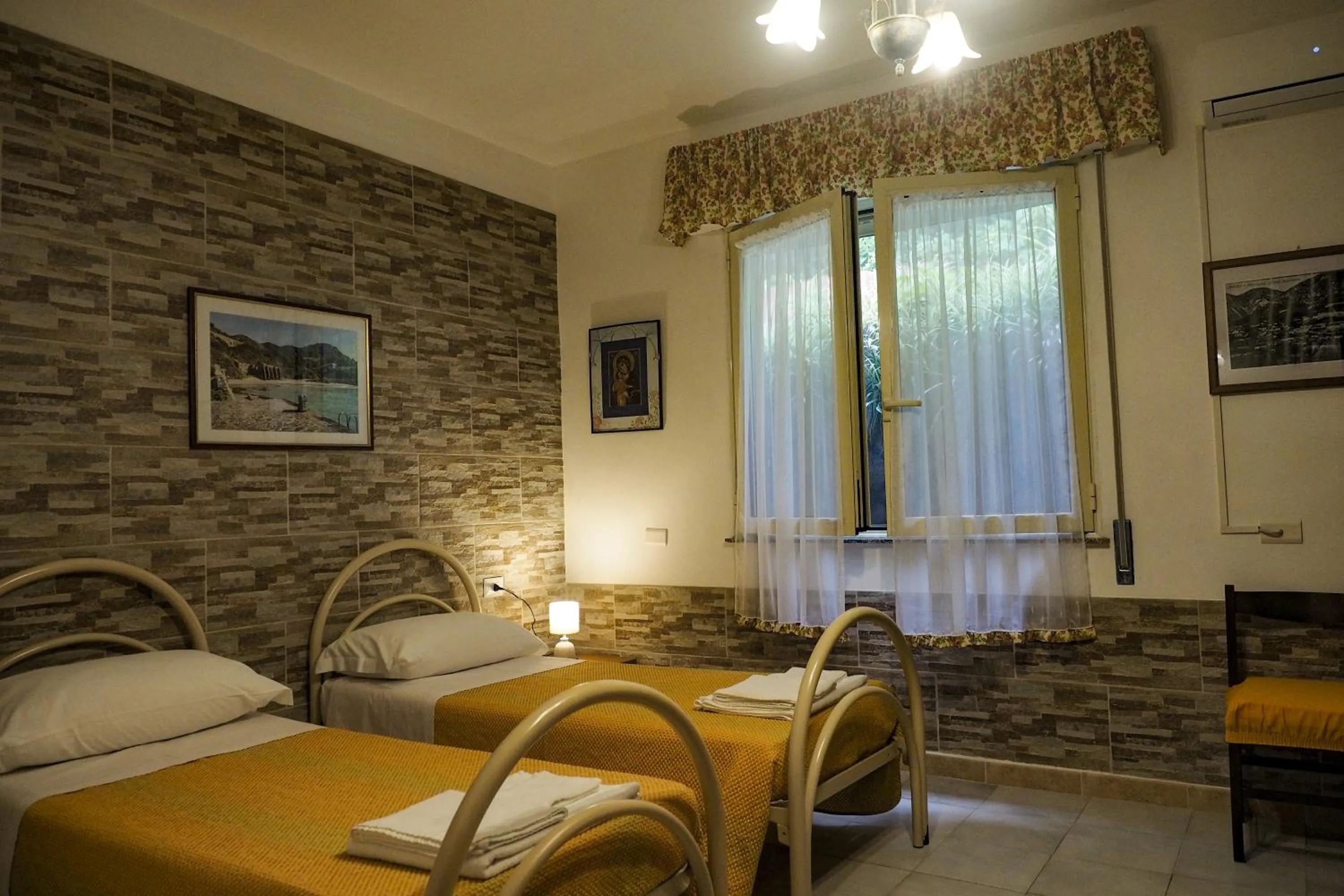 Bed in La Vecchia Montagna B&B