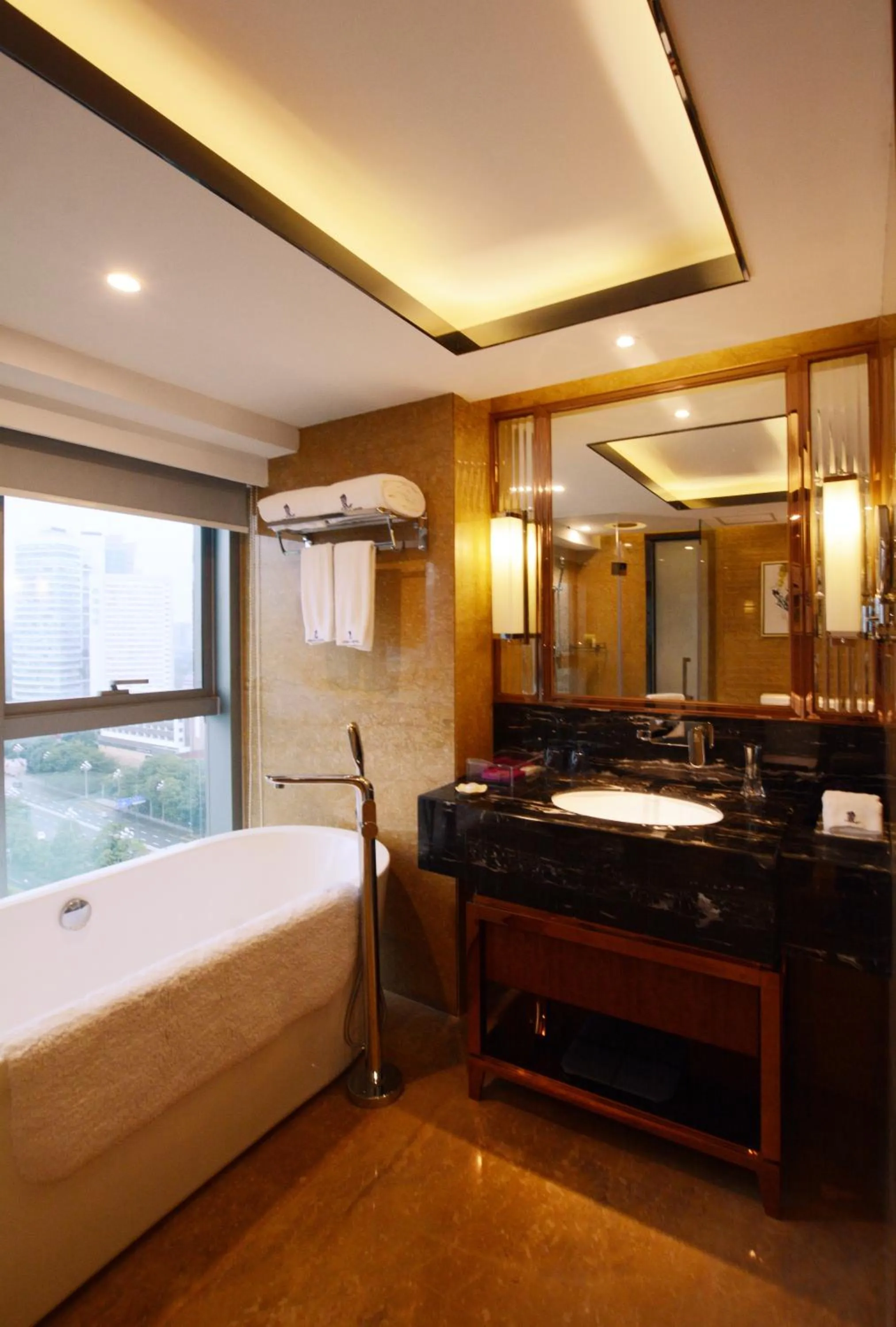 Bathroom, Bed in Sentosa Hotel Apartment Taoyuan Branch