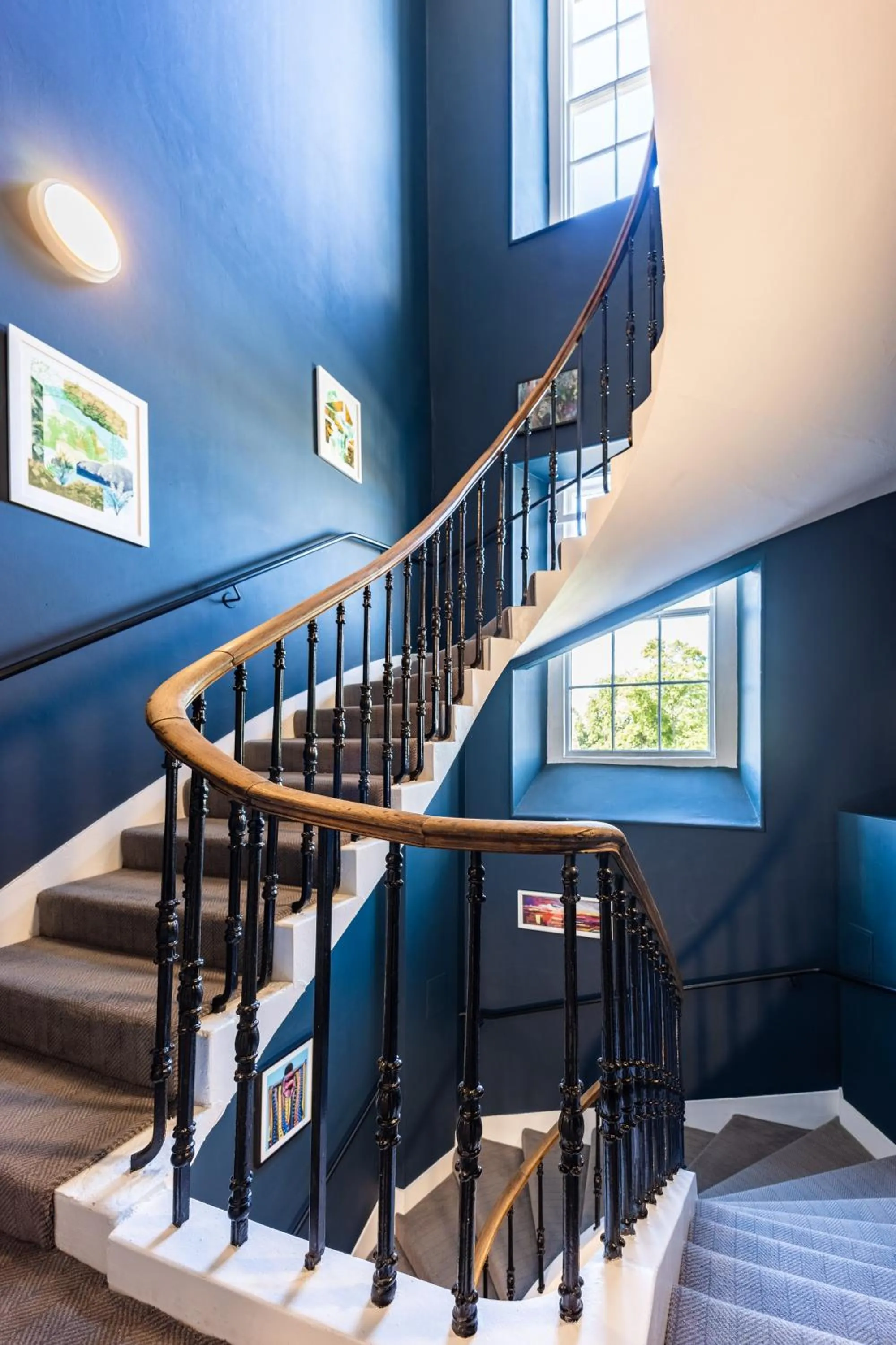 Property building in No1 Apartments Edinburgh - George IV Bridge