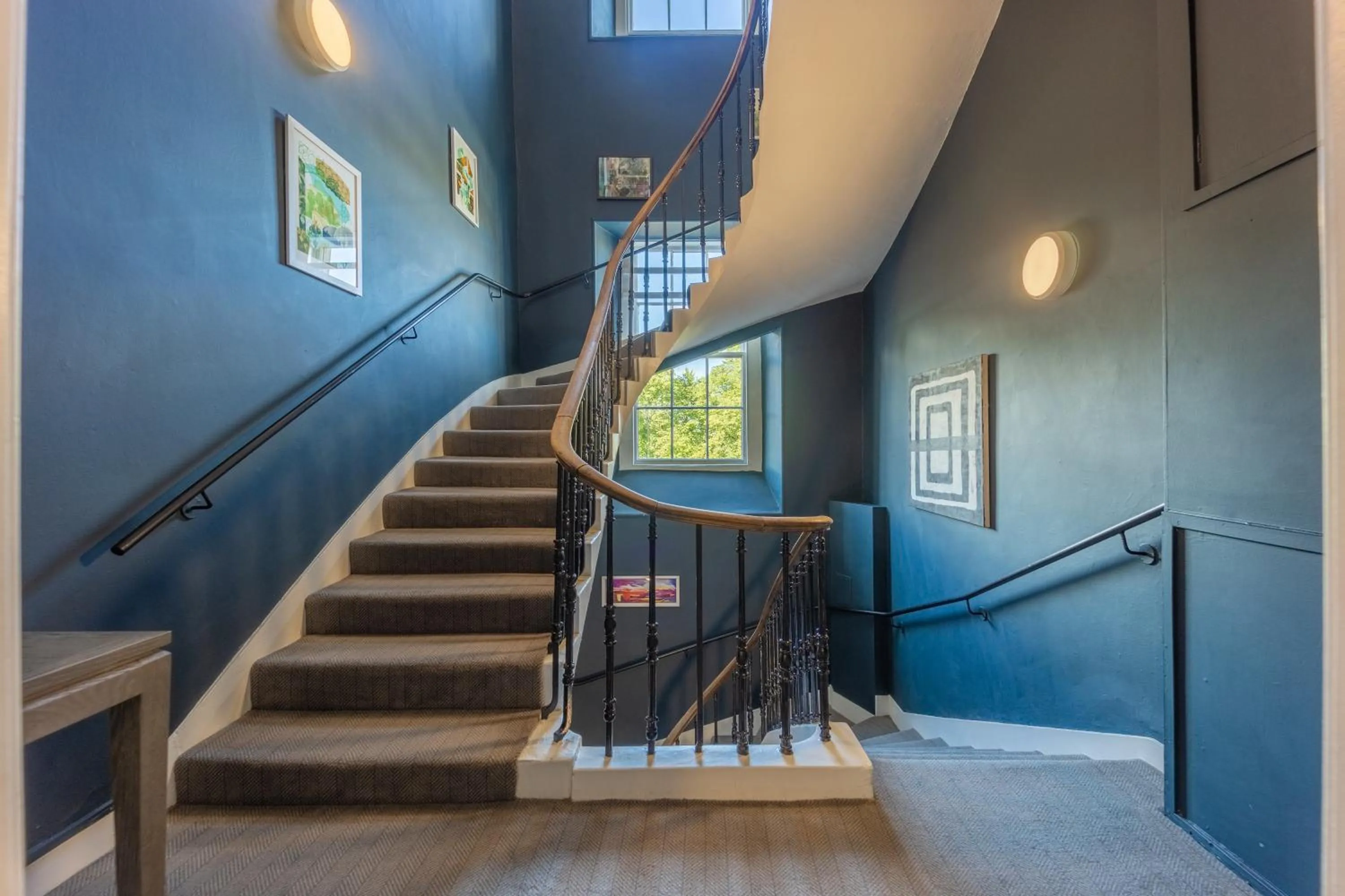 Property building in No1 Apartments Edinburgh - George IV Bridge