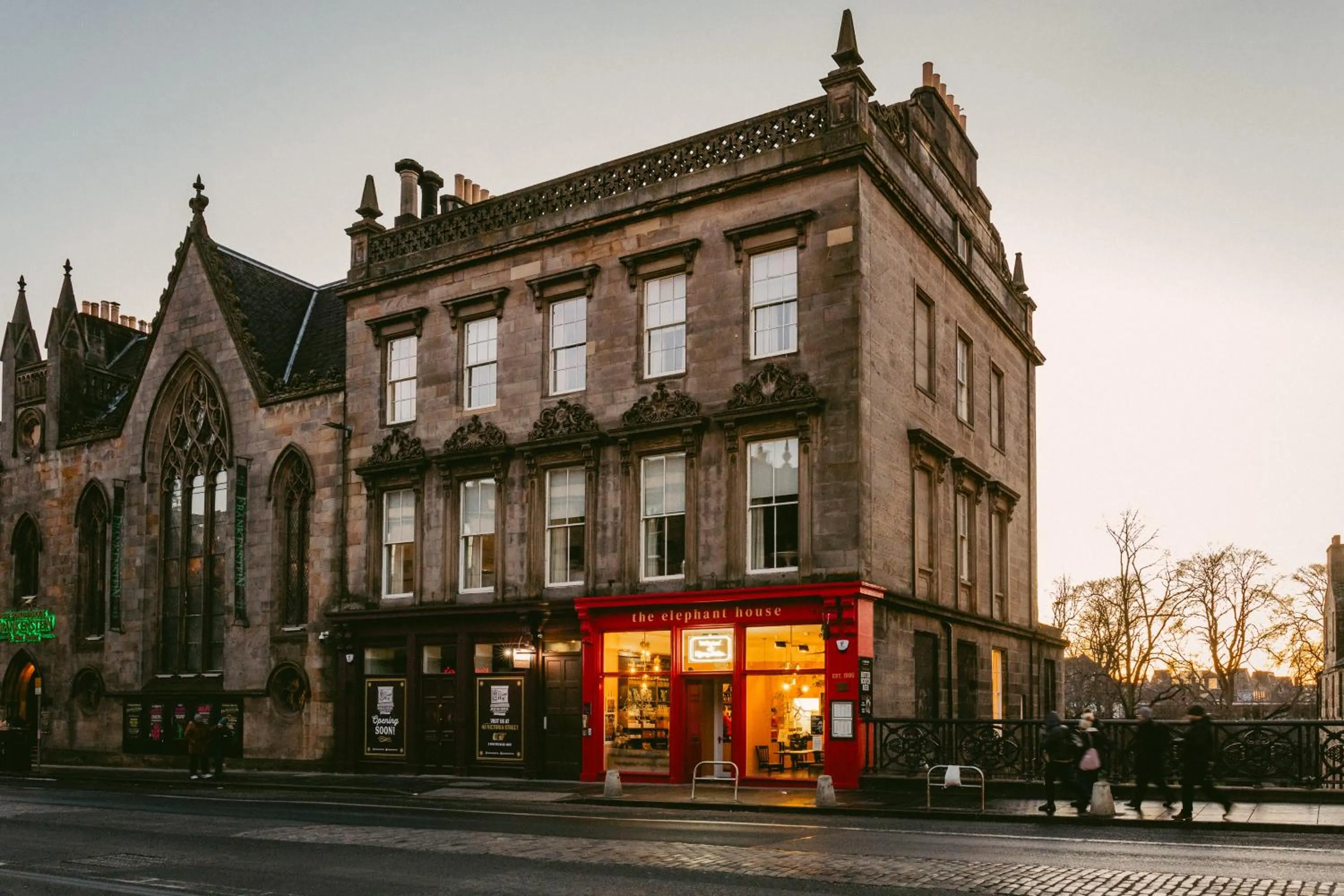 Property building in No1 Apartments Edinburgh - George IV Bridge