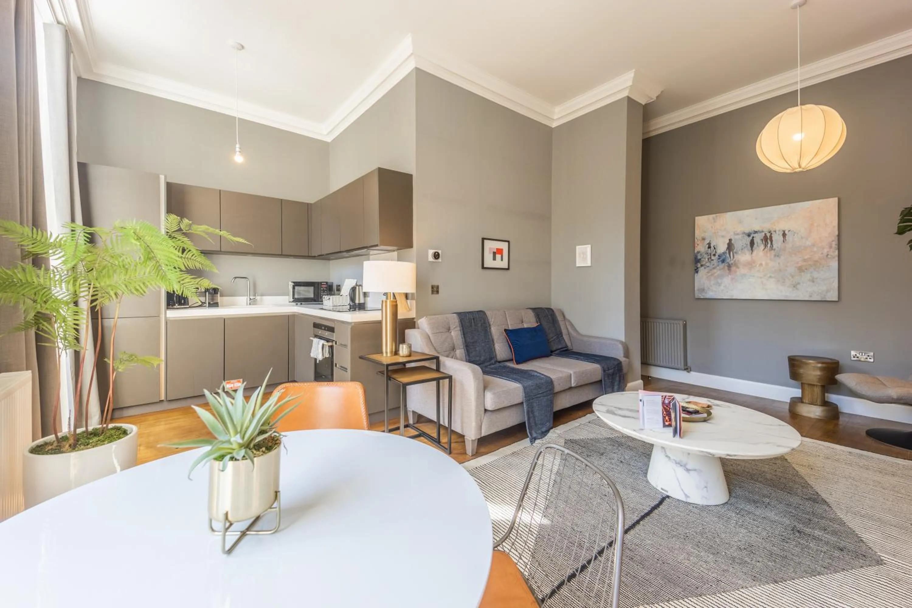 Living room in No1 Apartments Edinburgh - George IV Bridge