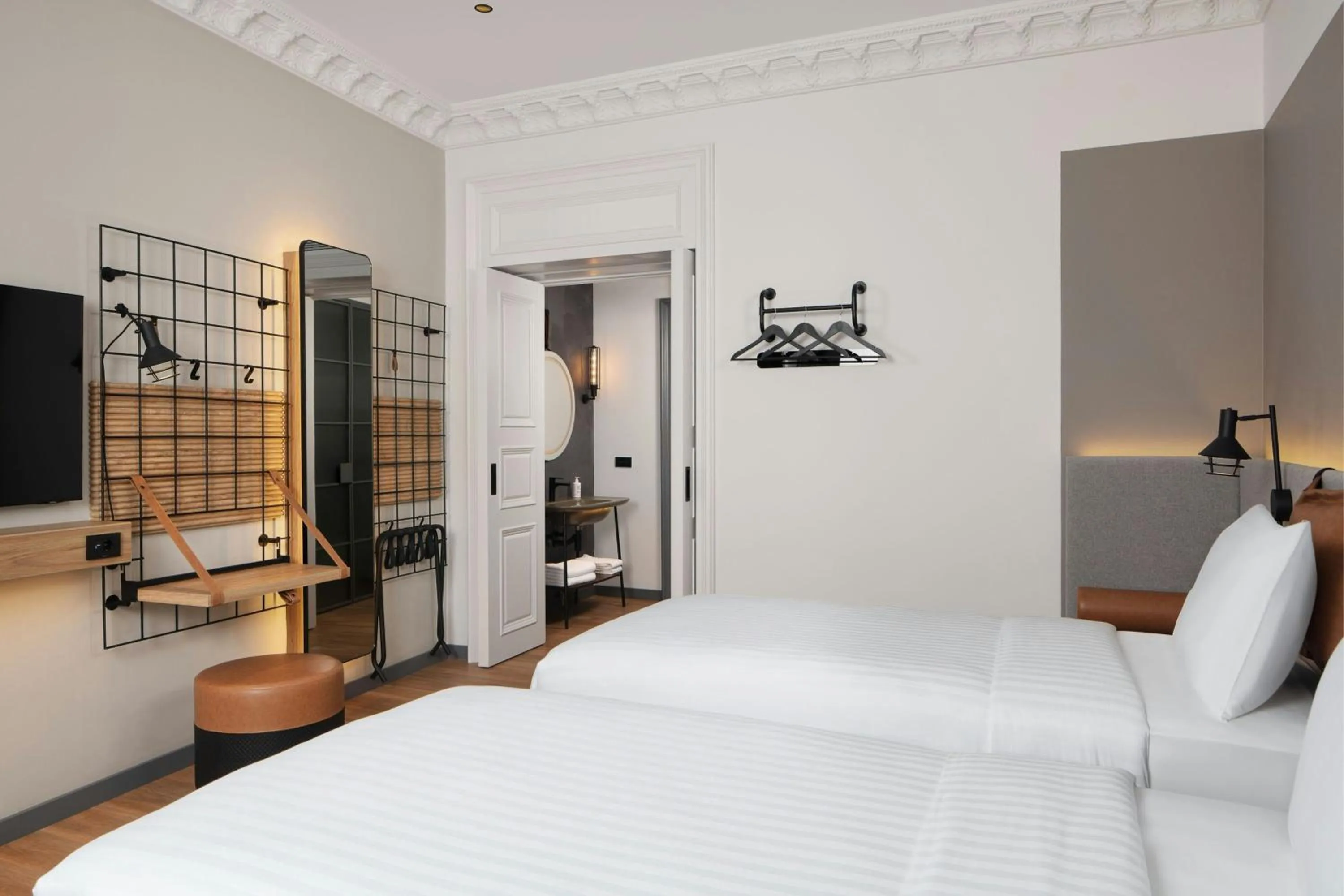 Photo of the whole room, Bed in Moxy Istanbul Taksim by Marriott Bonvoy