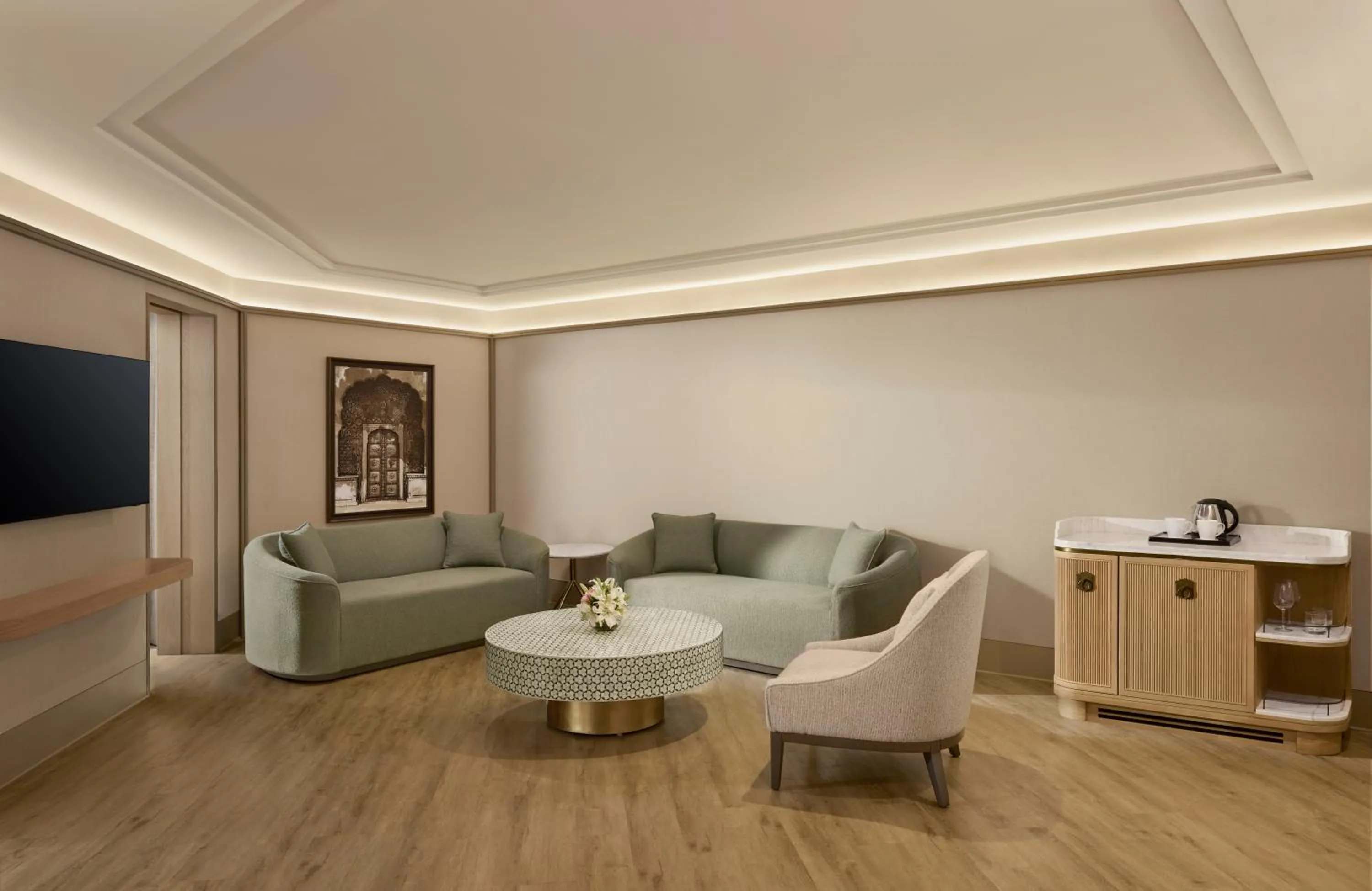 Premium King Suite with Sofa Bed: Enjoy INR 1500 hotel credits per stay - single occupancy in Udaipur Marriott Hotel