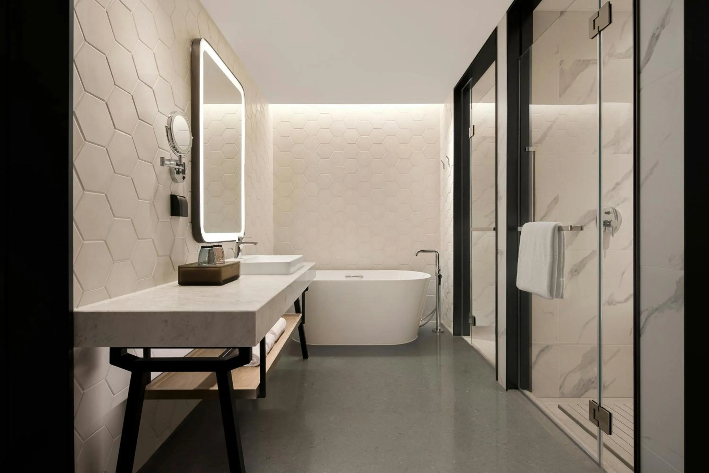 Bathroom, Bed in Sheraton Grand Xiamen Jimei