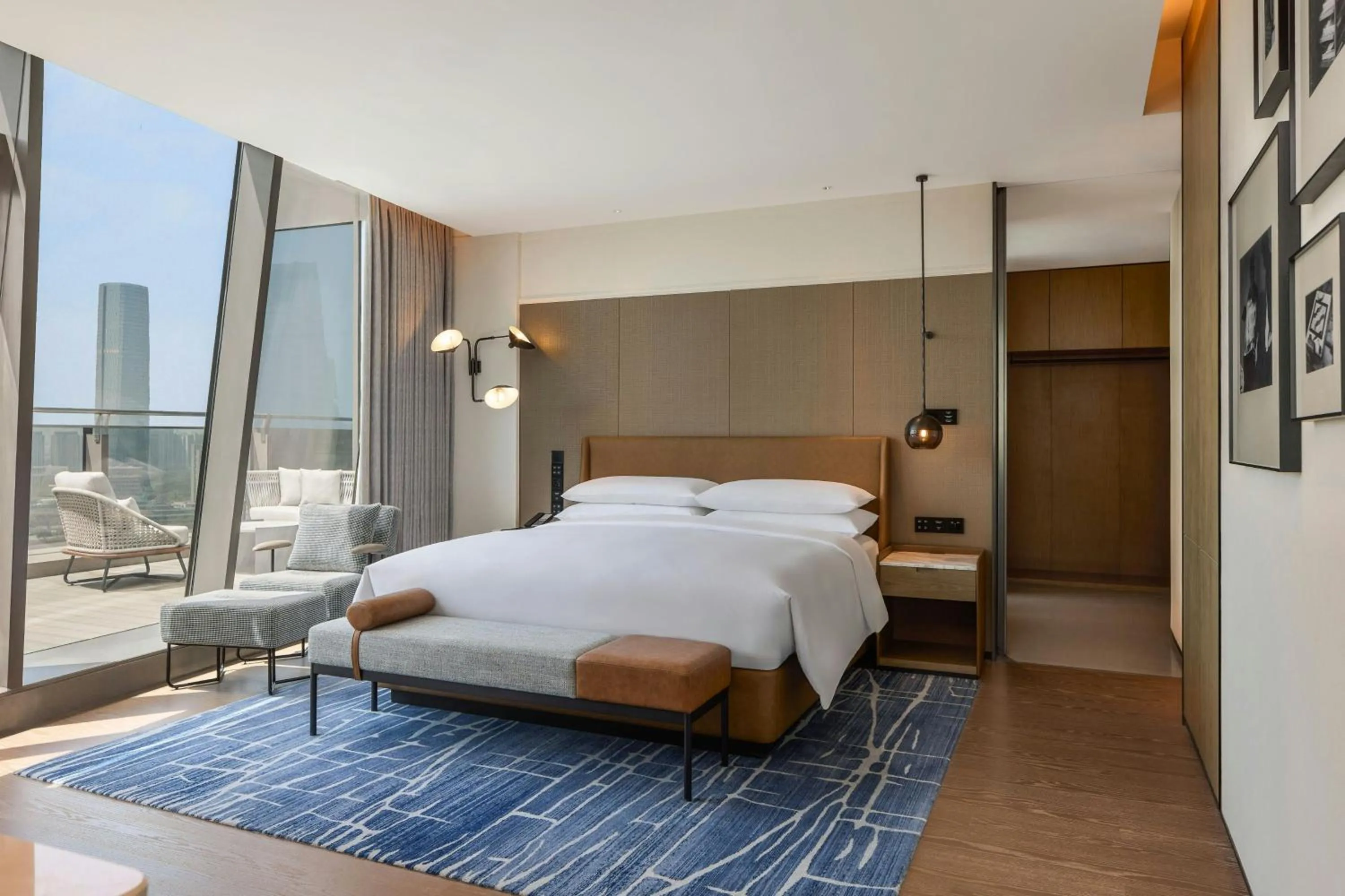 Photo of the whole room, Bed in Sheraton Grand Xiamen Jimei