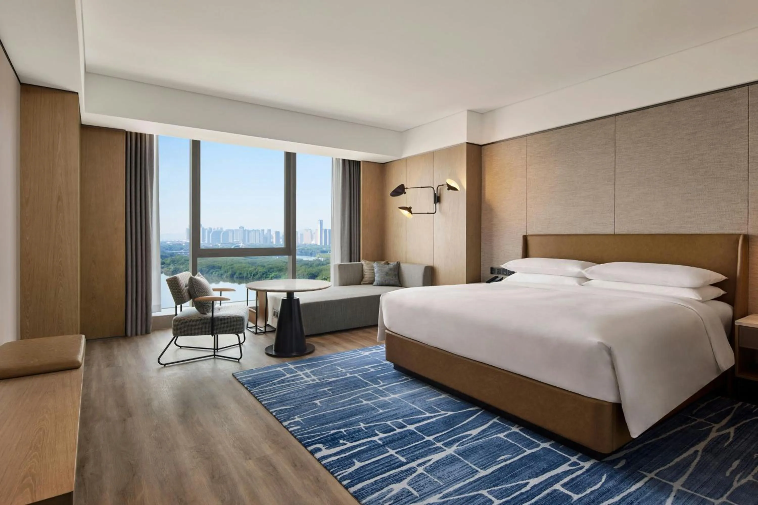 Photo of the whole room, Bed in Sheraton Grand Xiamen Jimei