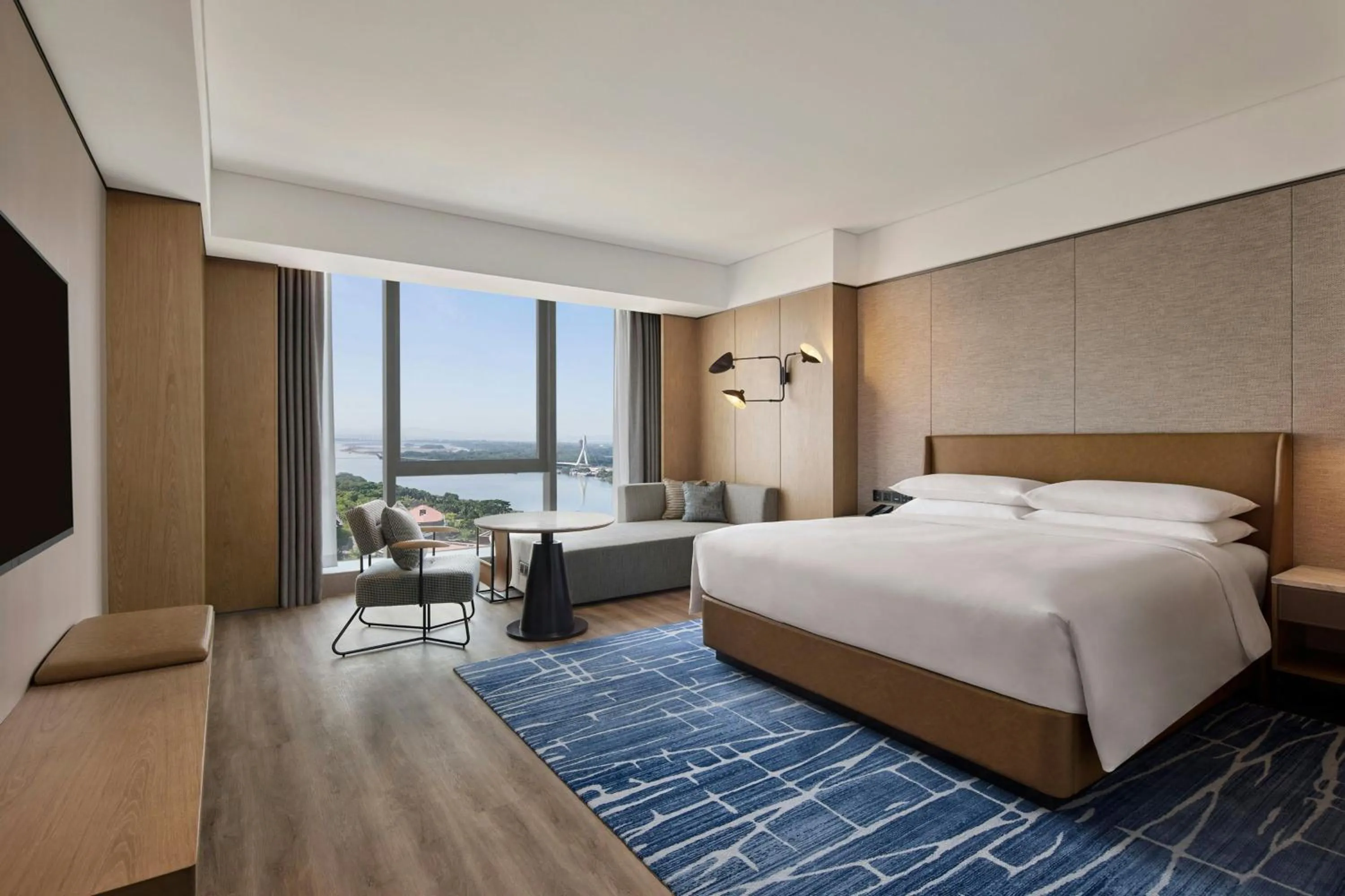 Photo of the whole room, Bed in Sheraton Grand Xiamen Jimei