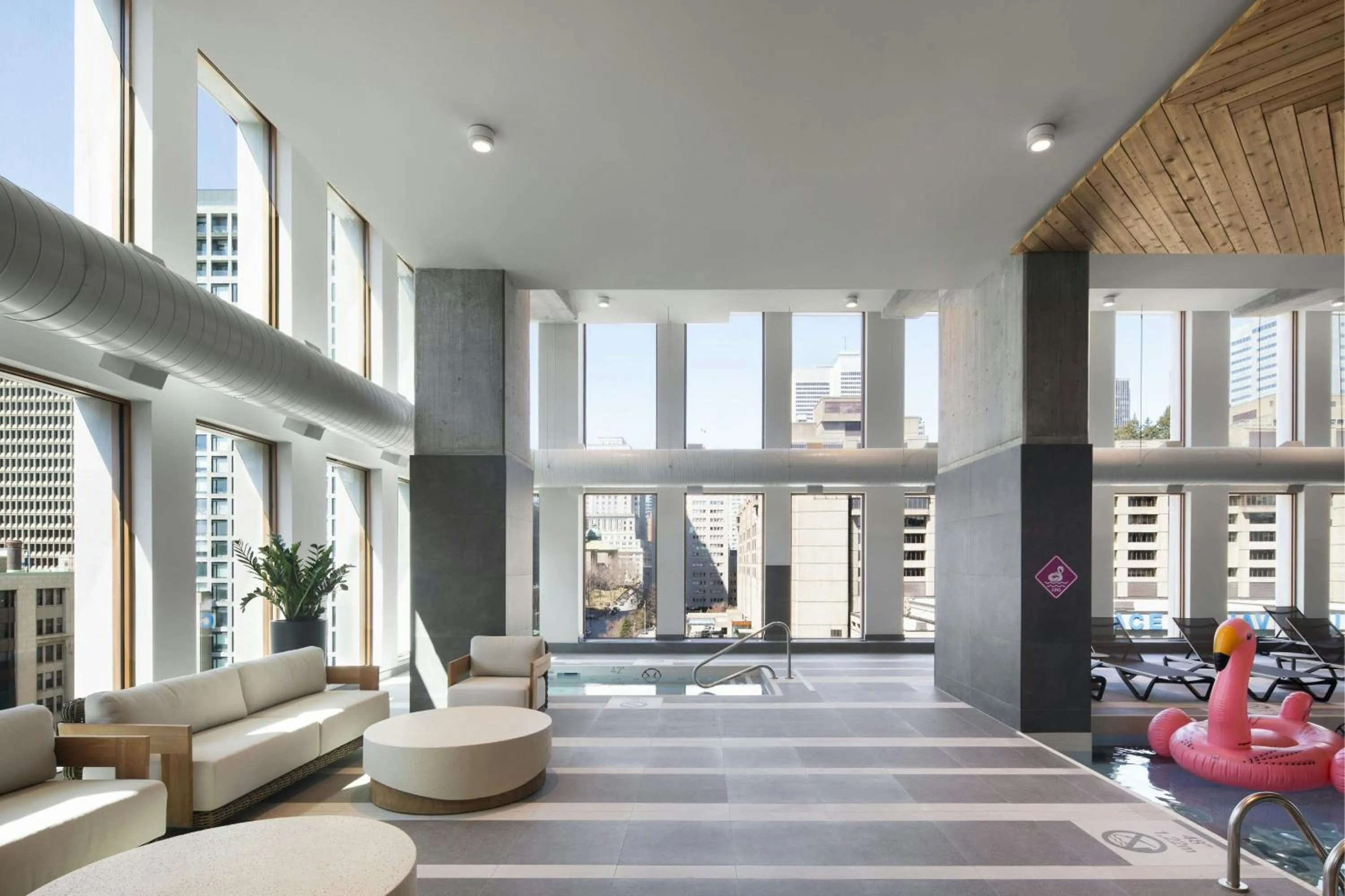 Area and facilities in Moxy Montreal Downtown