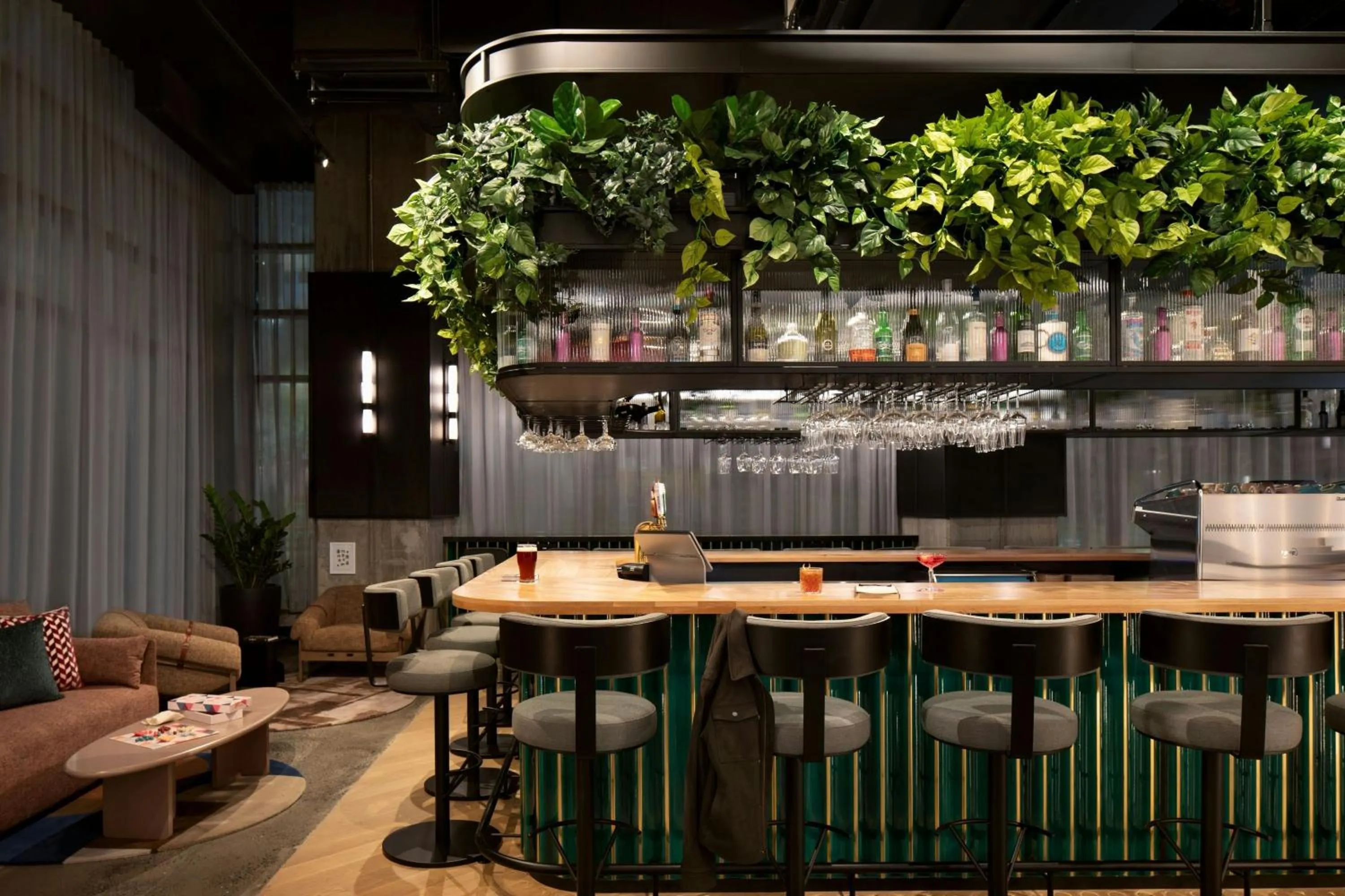 Lounge or bar in Moxy Montreal Downtown