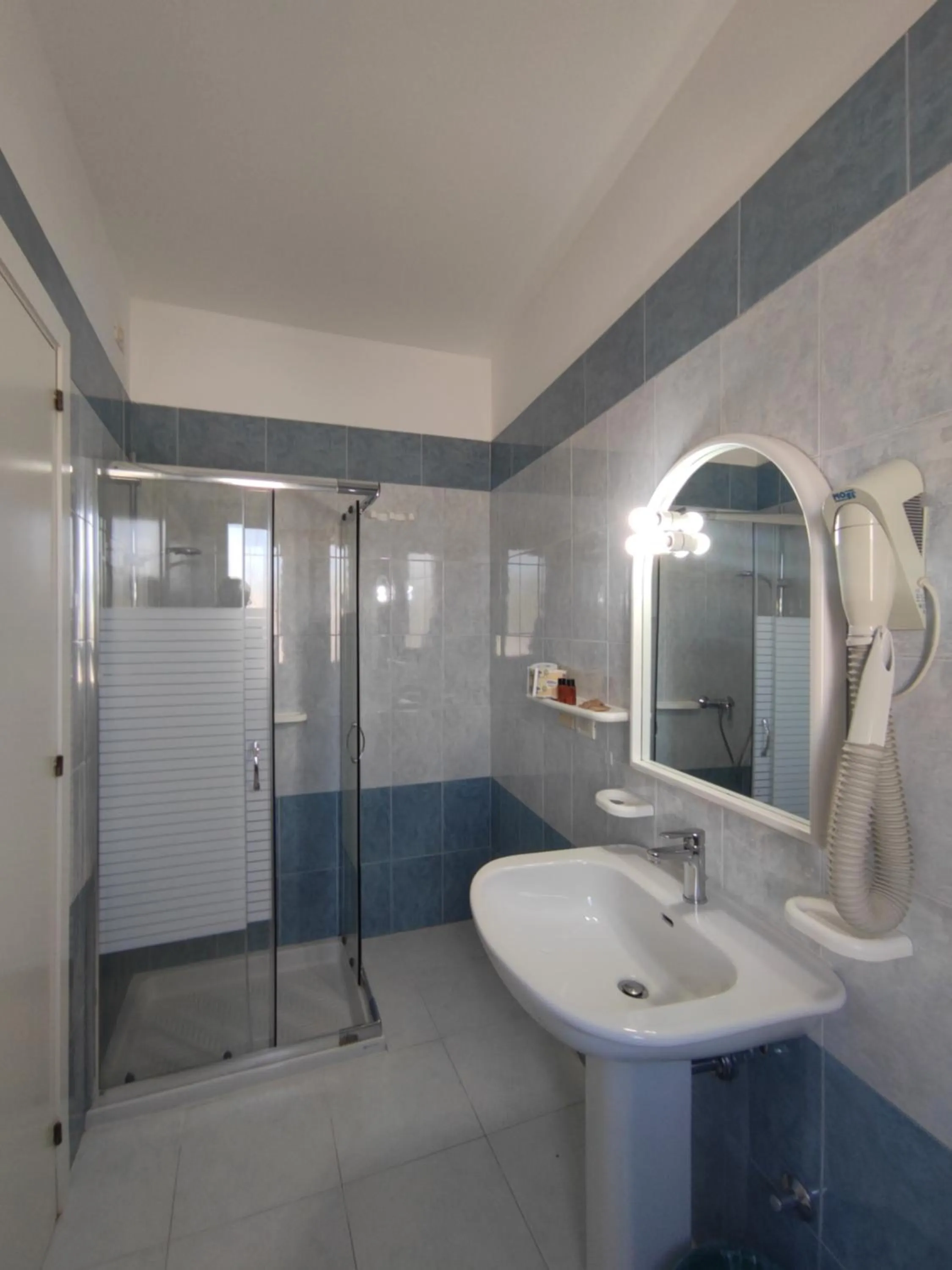 Shower in Picchio Hotel Pescoluse