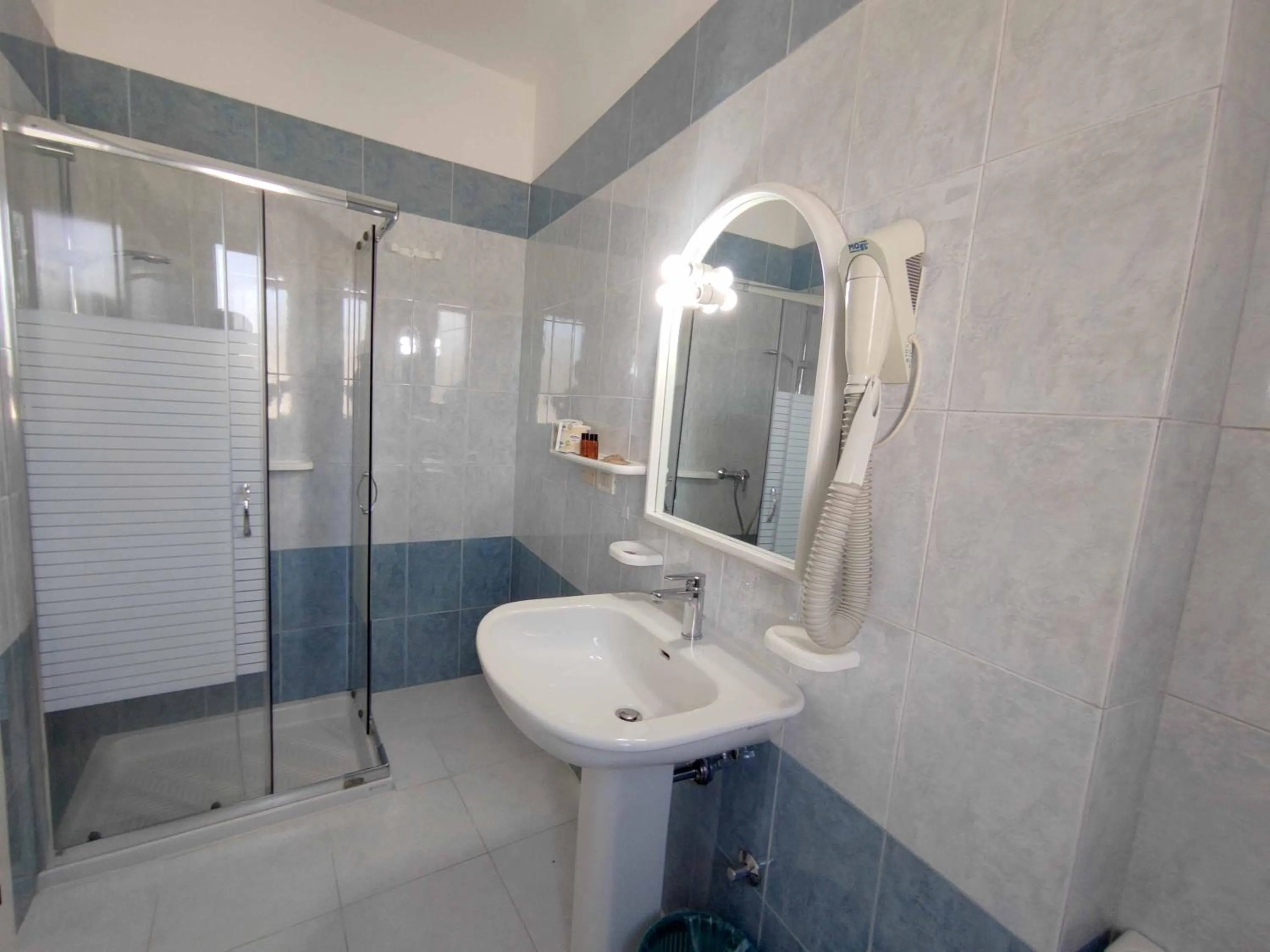 Shower in Picchio Hotel Pescoluse