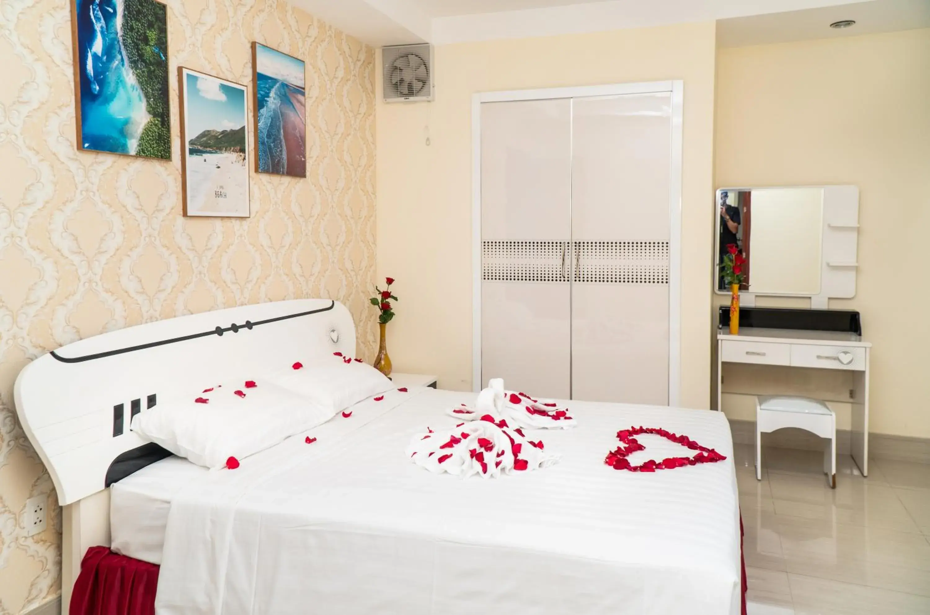 Bed in Sun & Sea Hotel Bed in Sun & Sea Hotel