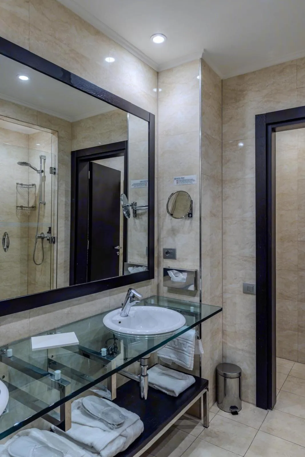Standard Twin Room in Hotel Rivo Timisoara