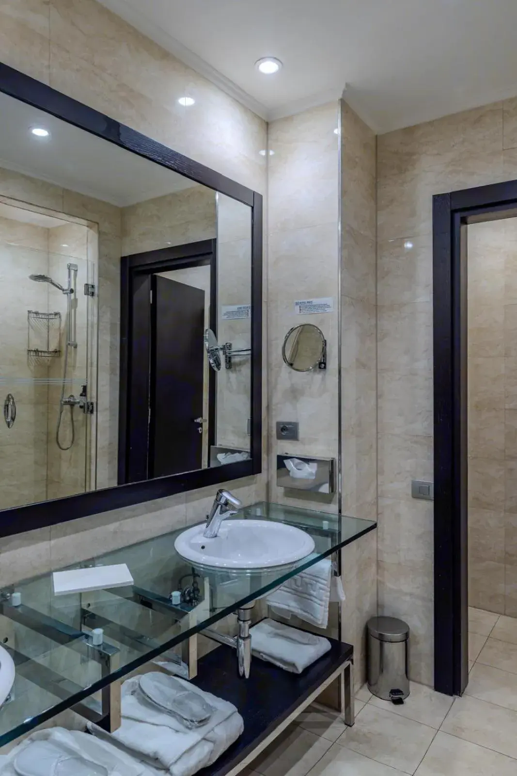 Standard Twin Room in Hotel Rivo Timisoara Standard Twin Room in Hotel Rivo Timisoara