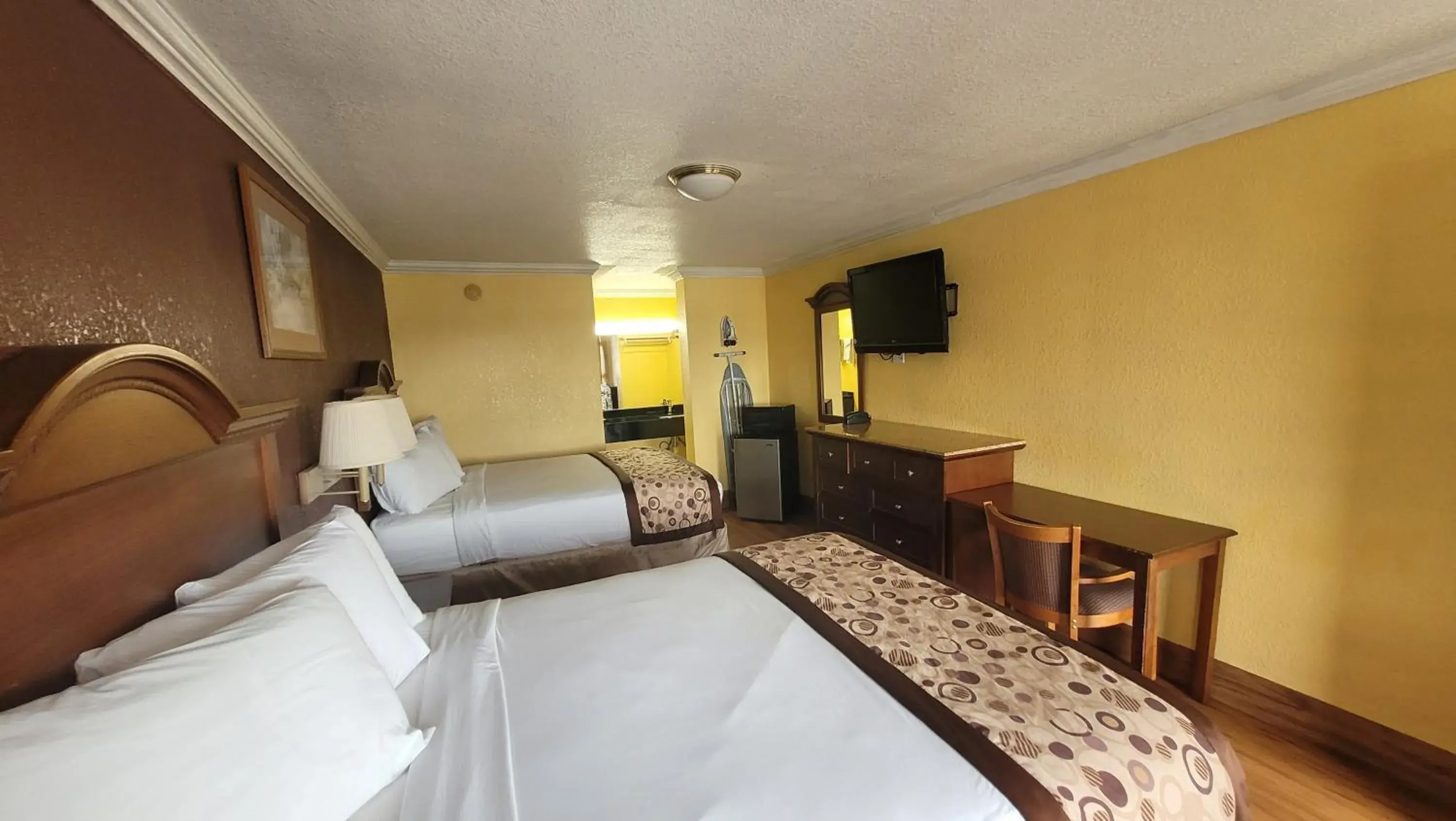 Bed in Americas Best Value Inn Frost Bank Center Bed in Americas Best Value Inn Frost Bank Center