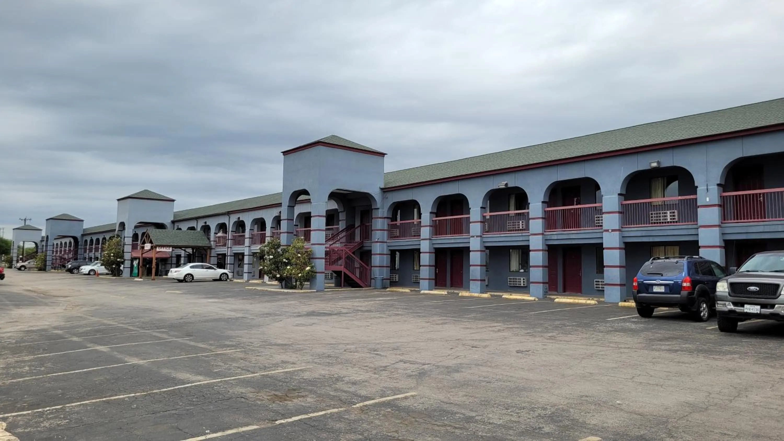 Americas Best Value Inn Frost Bank Center