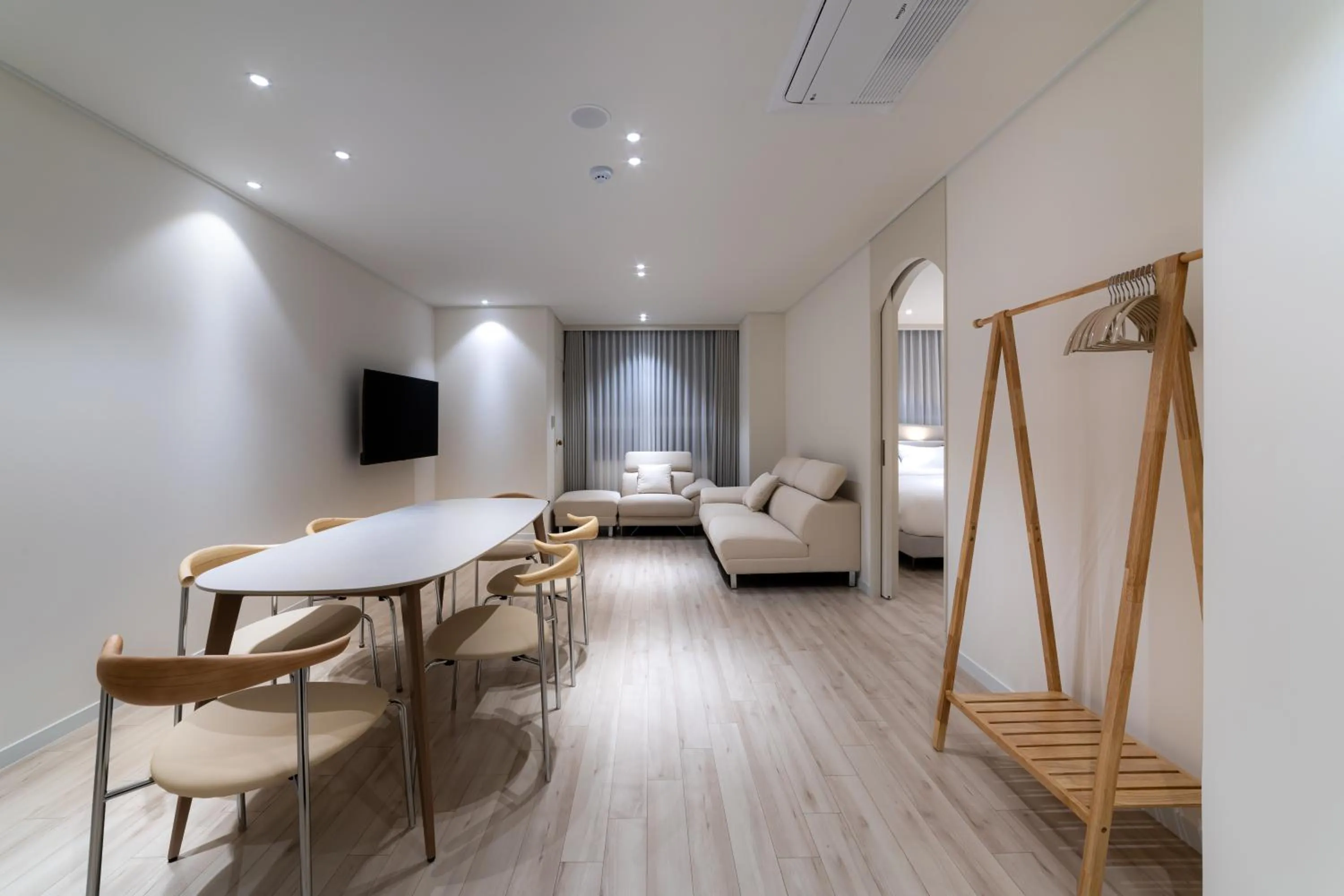 TV and multimedia, Bed in Hotel Modak Namdaemun