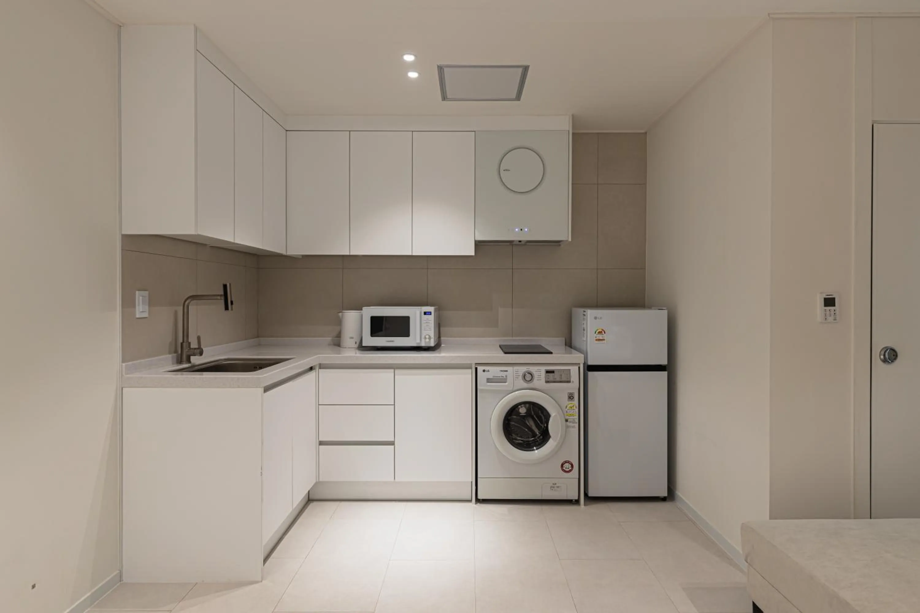 Kitchen or kitchenette in Hotel Modak Namdaemun