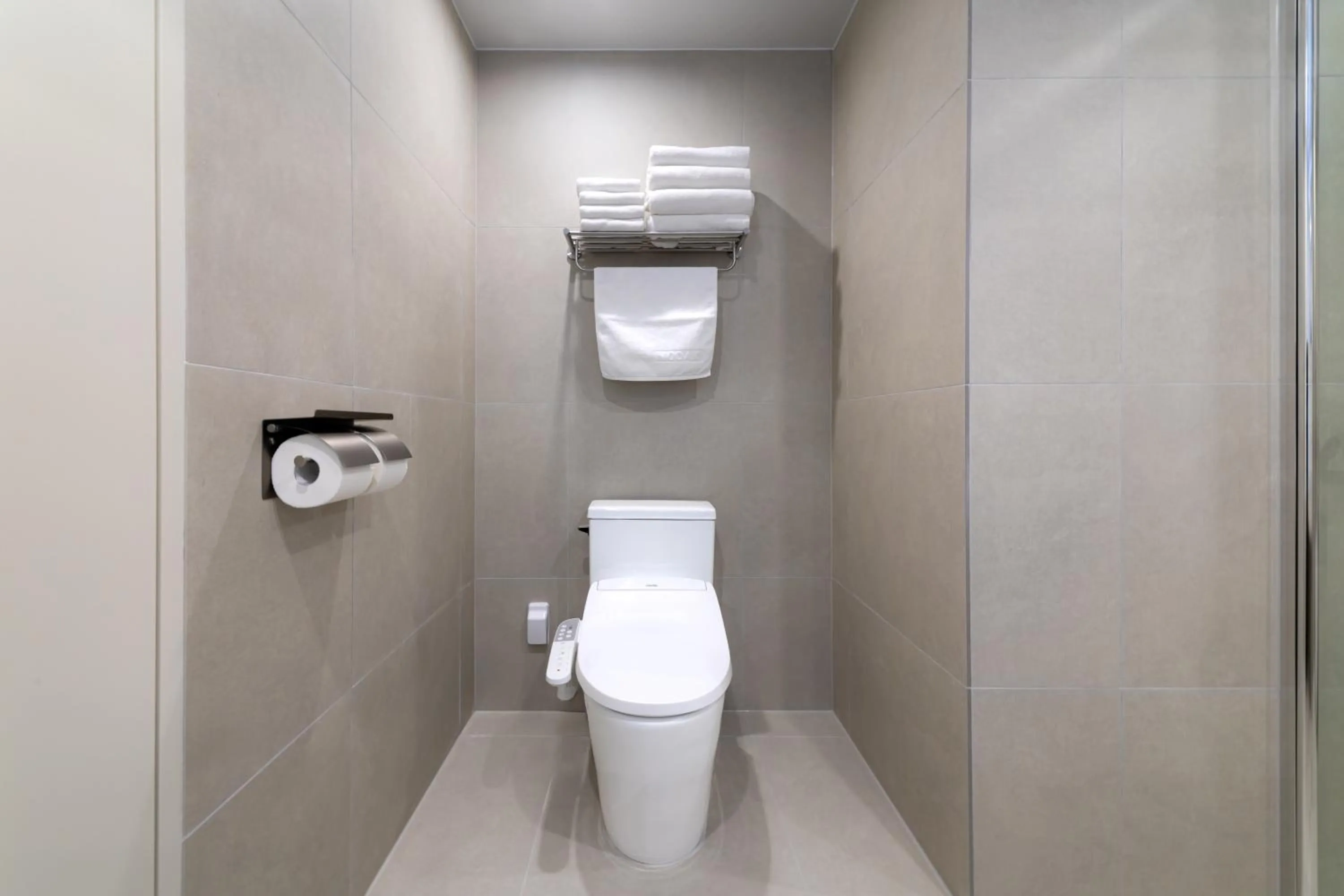 Toilet in Hotel Modak Namdaemun