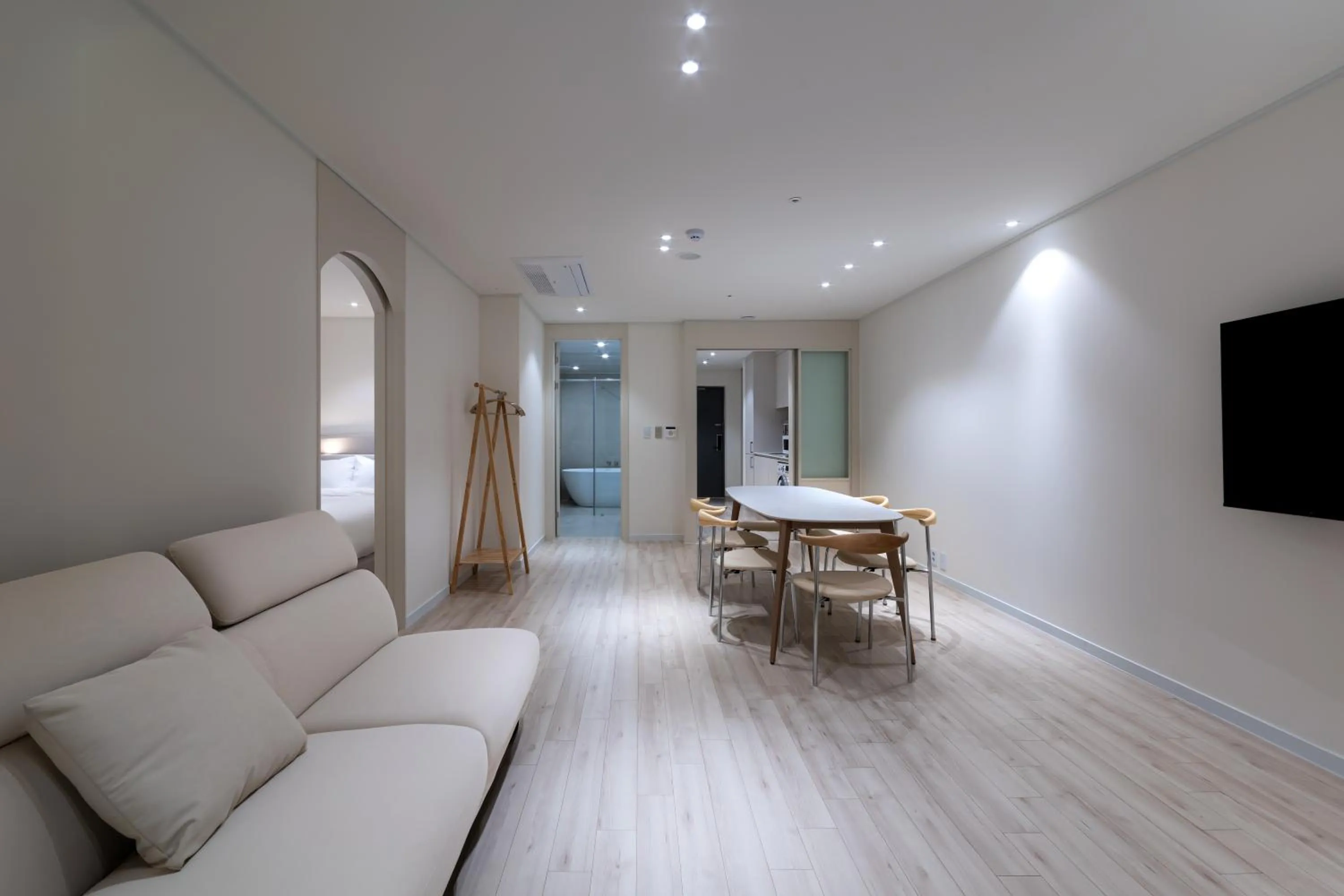 TV and multimedia in Hotel Modak Namdaemun