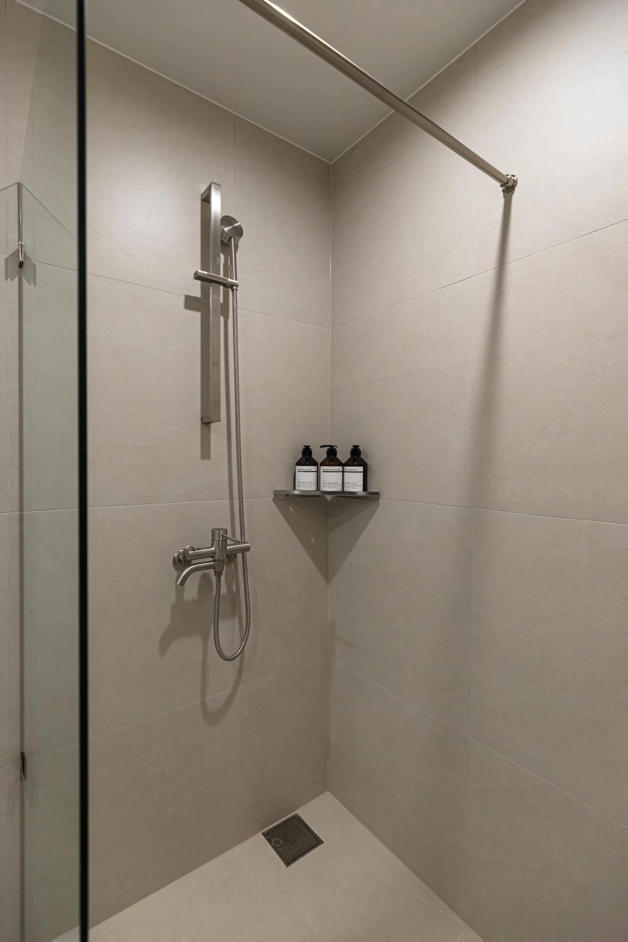 Shower in Hotel Modak Namdaemun