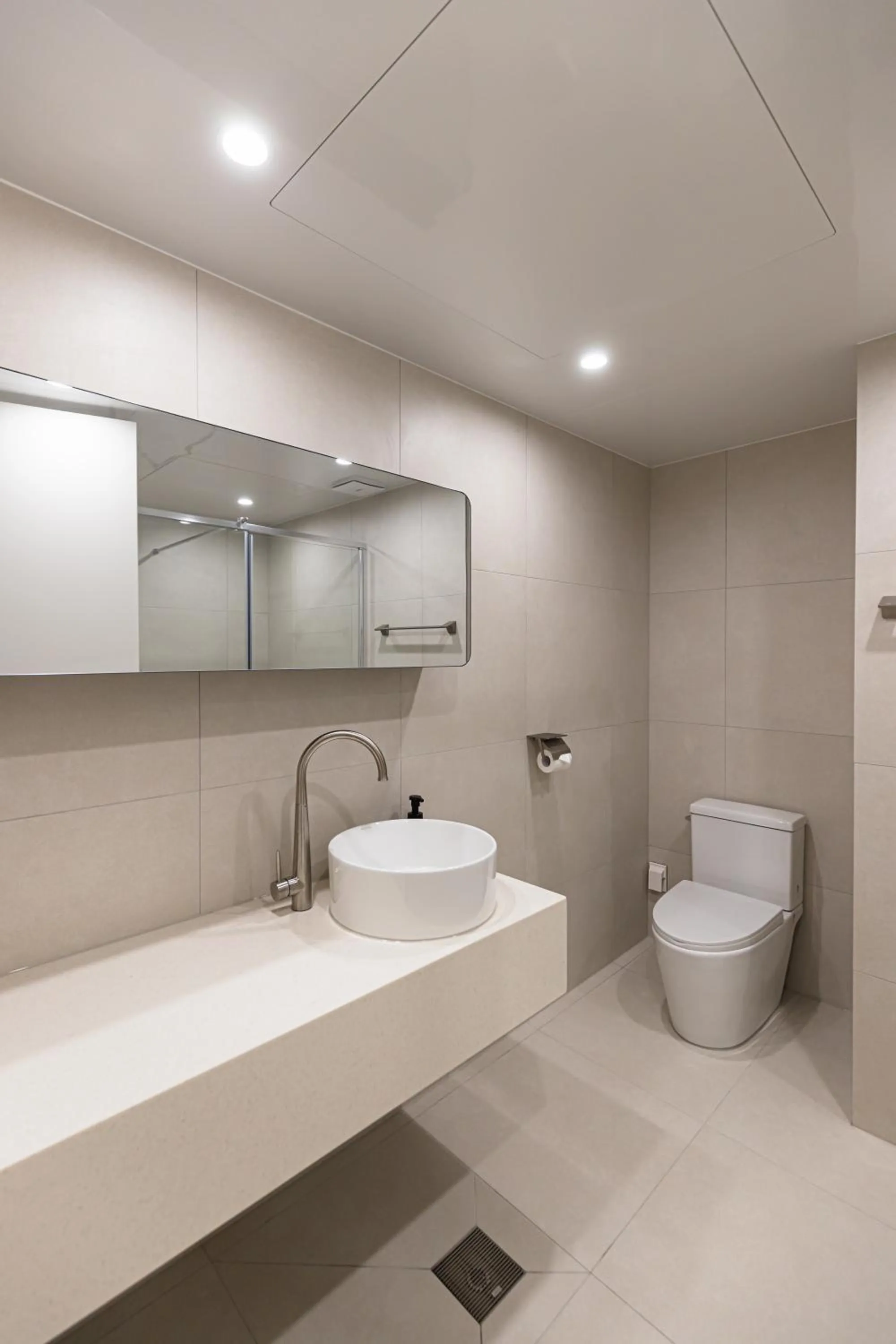 Shower in Hotel Modak Namdaemun