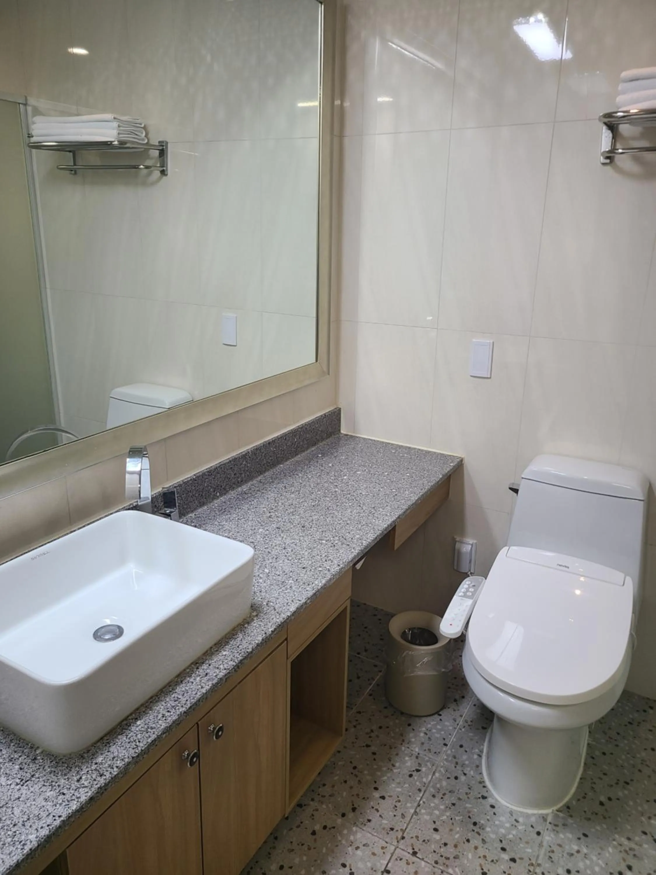 Bathroom in Hotel Modak Namdaemun