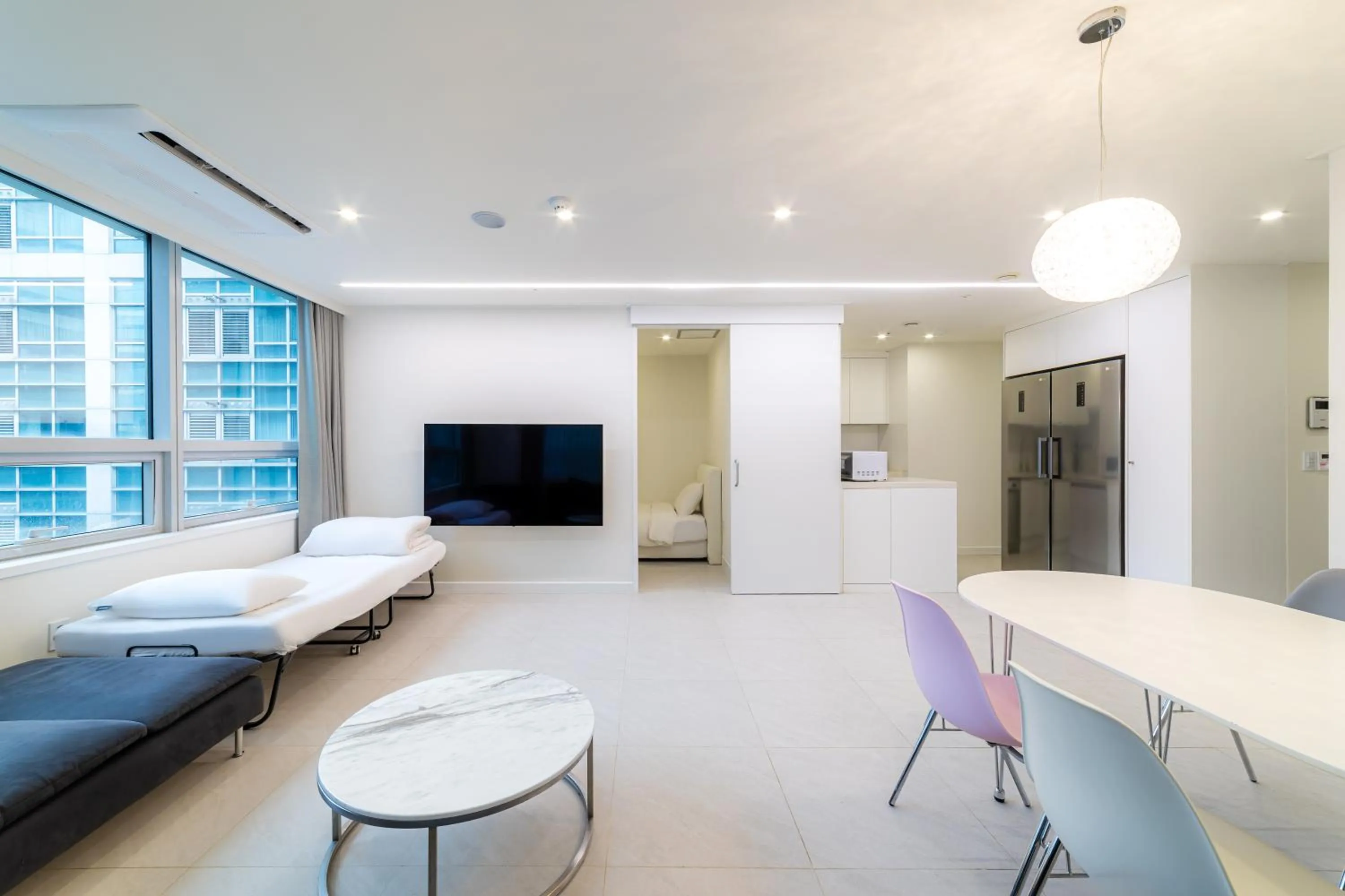 Living room, Bed in Hotel Modak Namdaemun