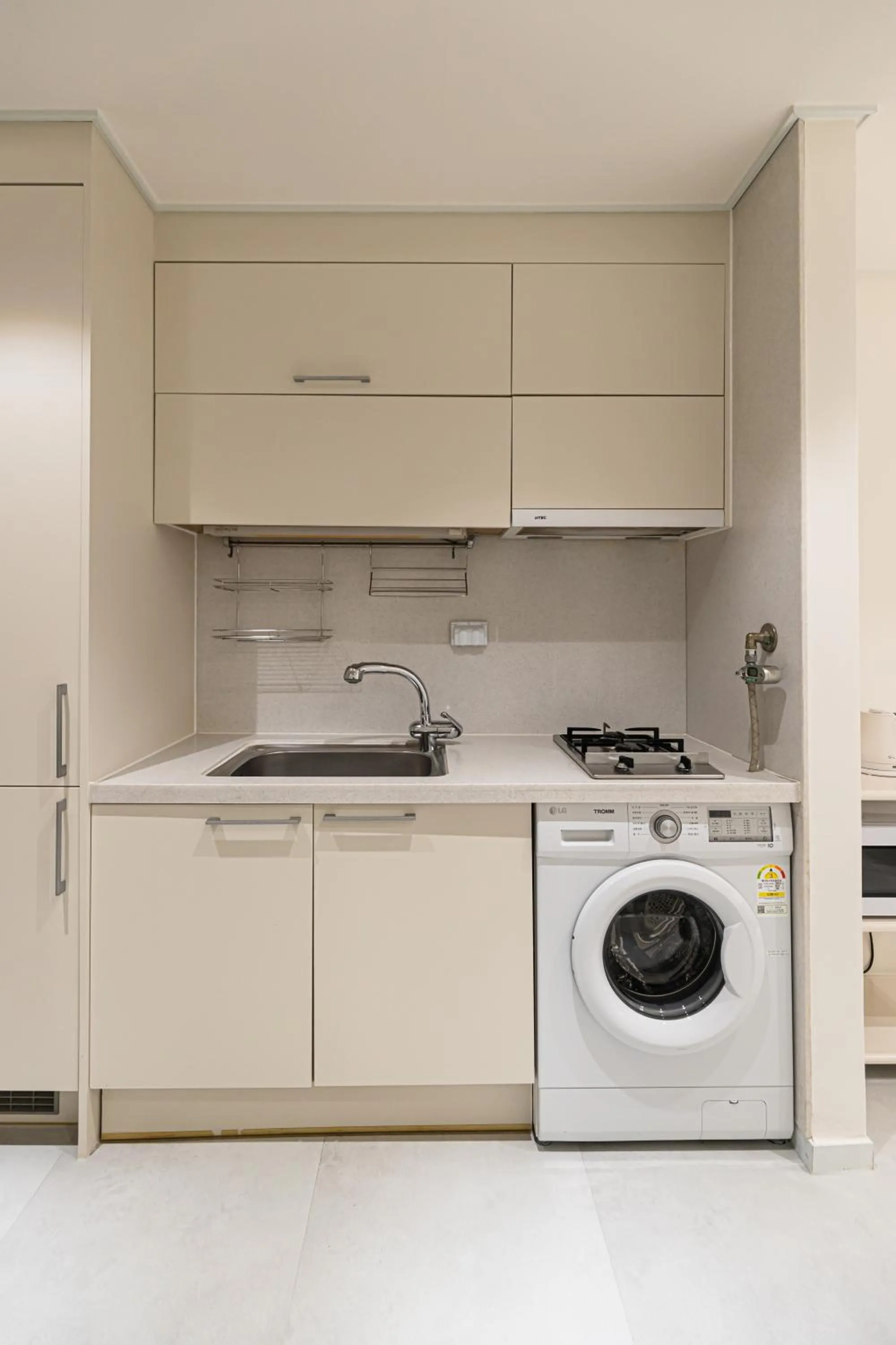 Kitchen or kitchenette in Hotel Modak Namdaemun