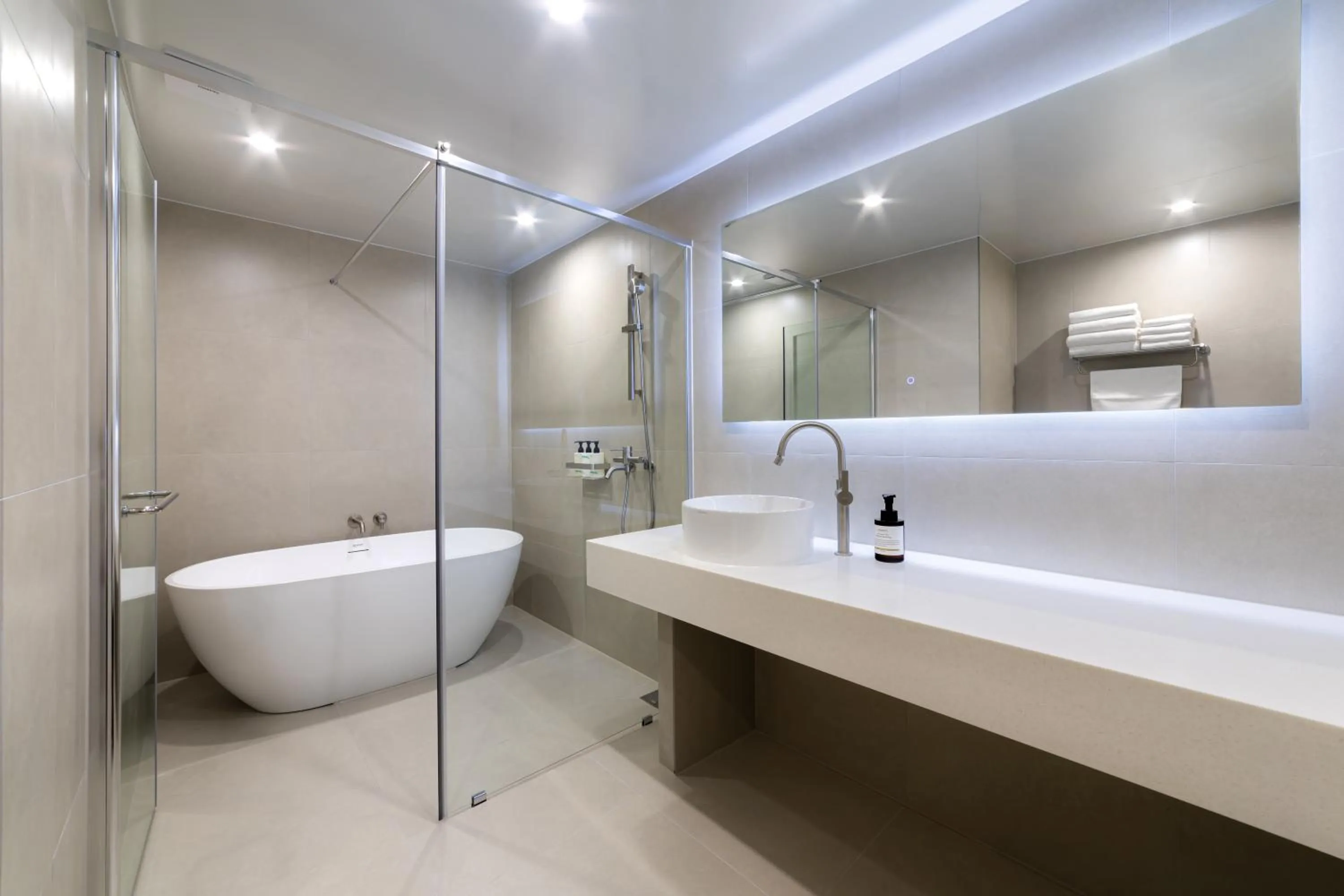 Shower in Hotel Modak Namdaemun