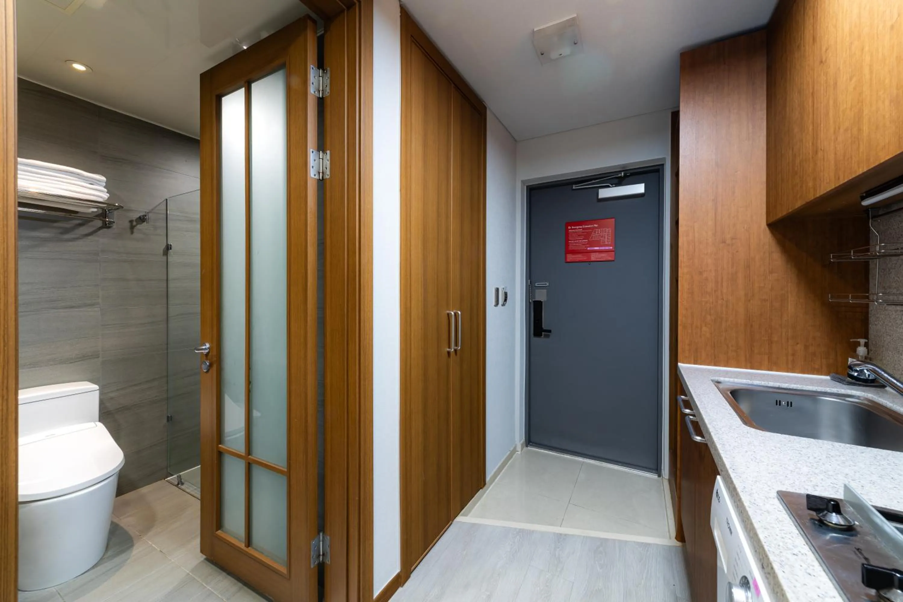 Photo of the whole room in Hotel Modak Namdaemun