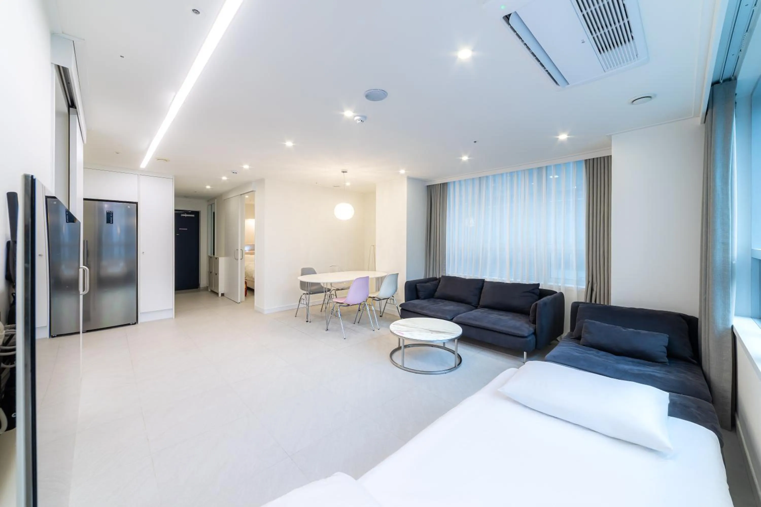 Living room, Bed in Hotel Modak Namdaemun