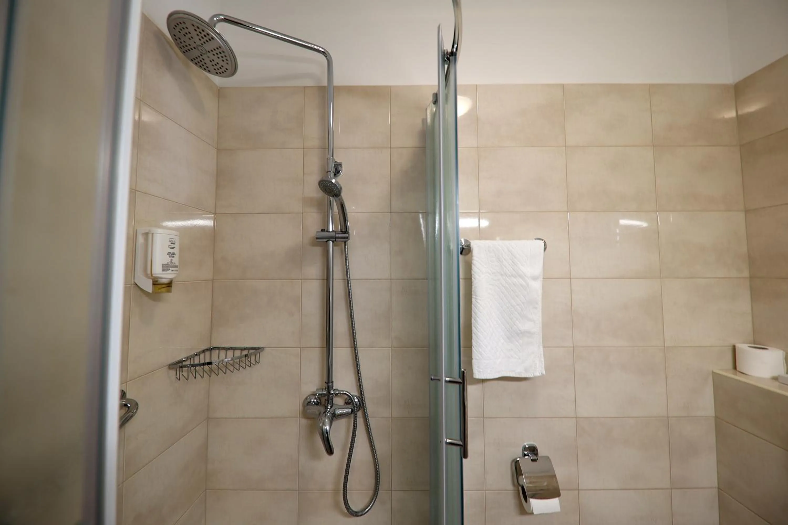 Bathroom in Hotel Murter