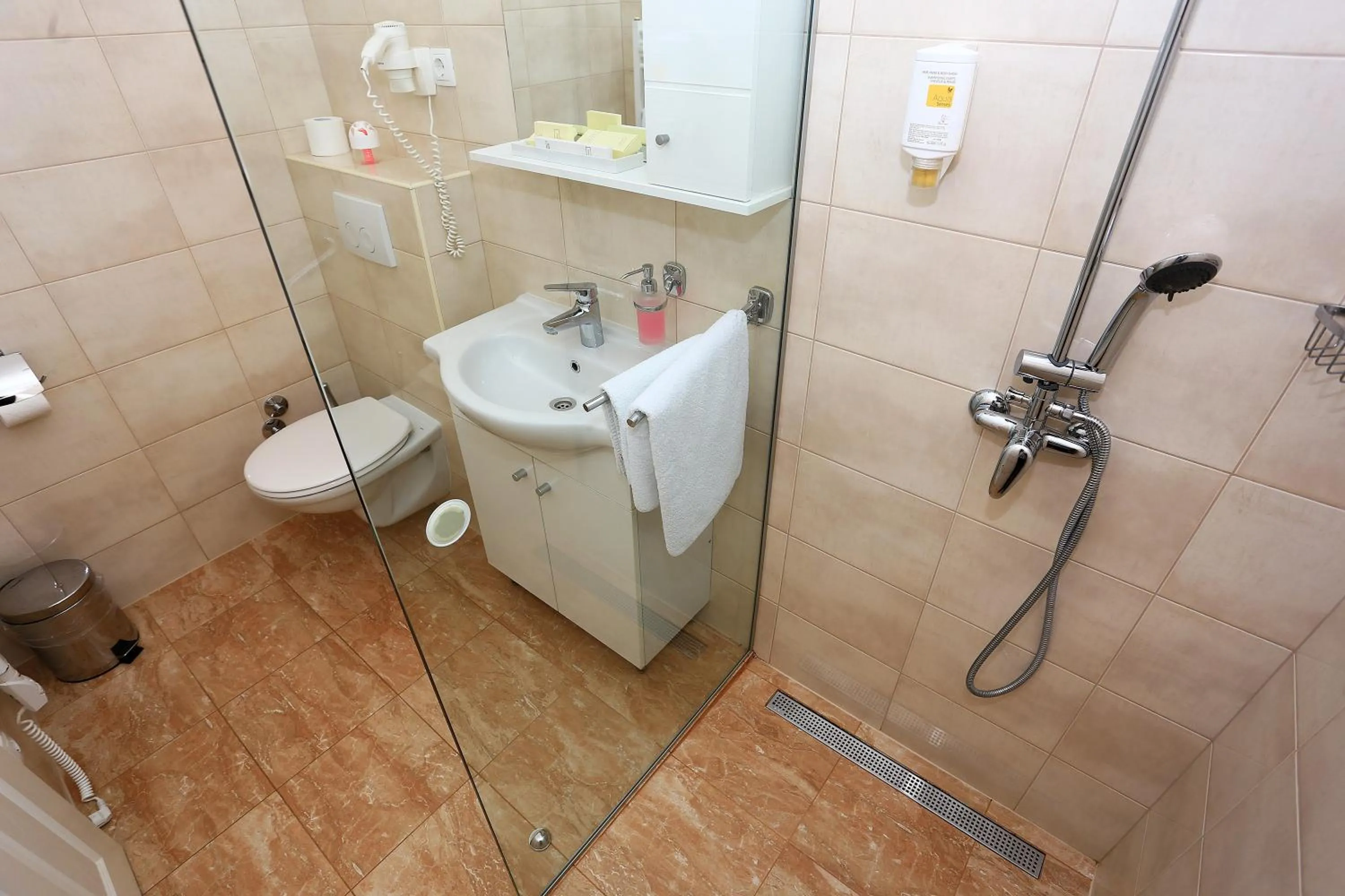 Bathroom in Hotel Murter