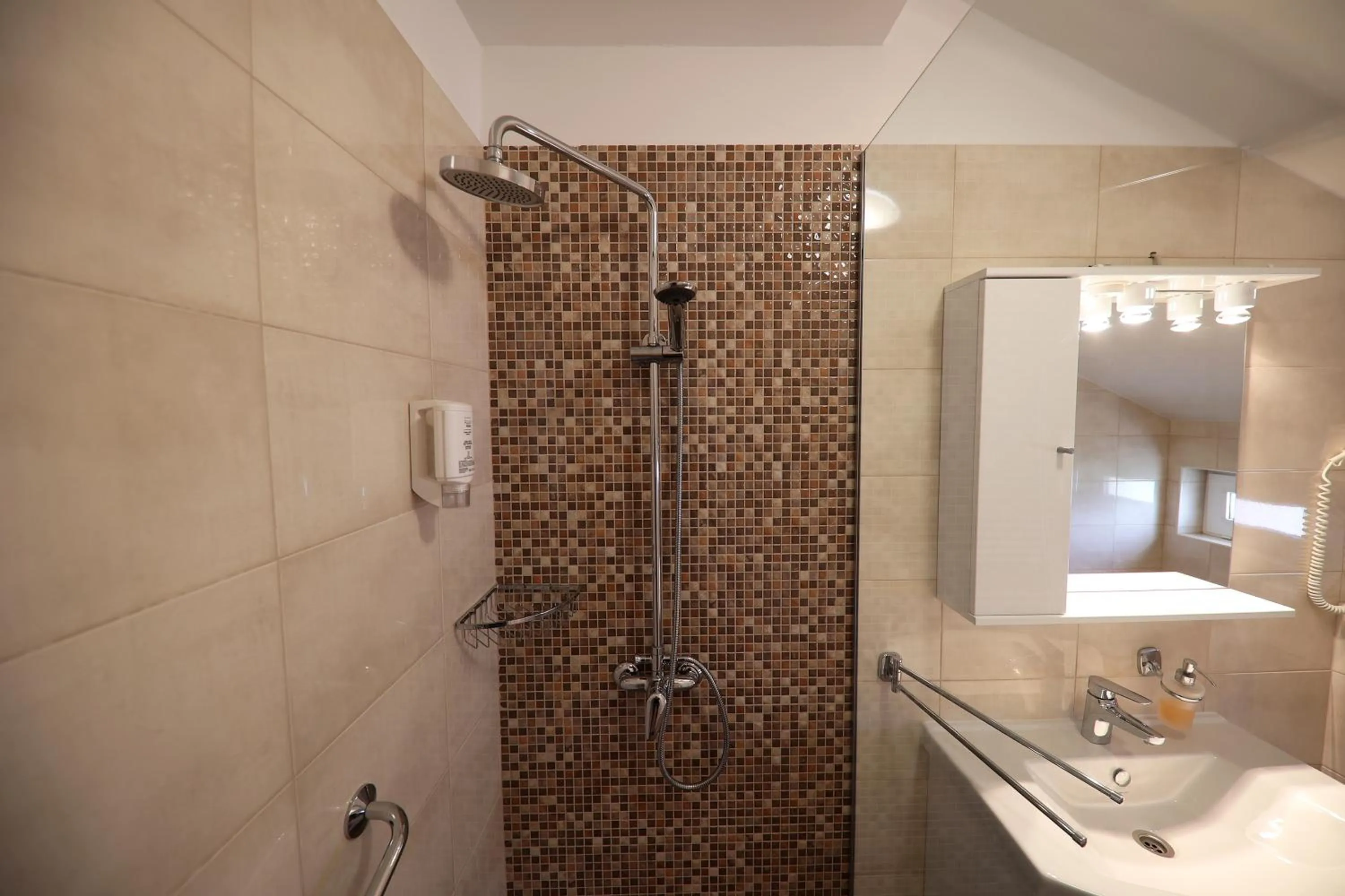 Bathroom in Hotel Murter